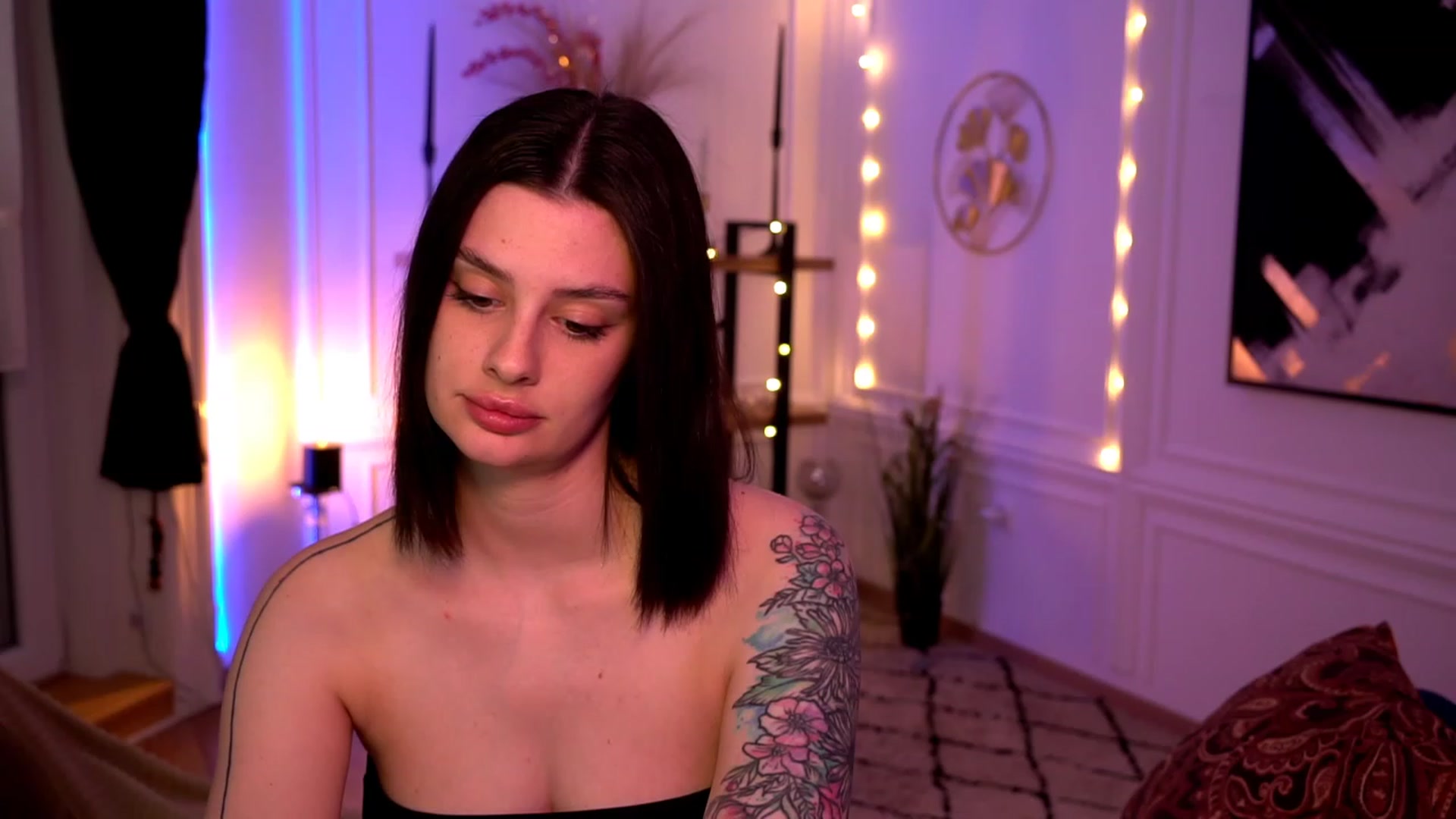 Gallery image thumbnail from lucynutty's myfreecams stream on, 05/02/2023, 11:27 image 7 of 20