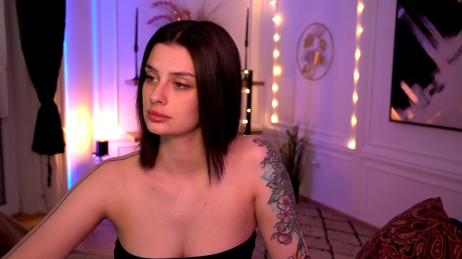 Gallery image thumbnail from lucynutty's myfreecams stream on, 05/02/2023, 11:27 image 12 of 20