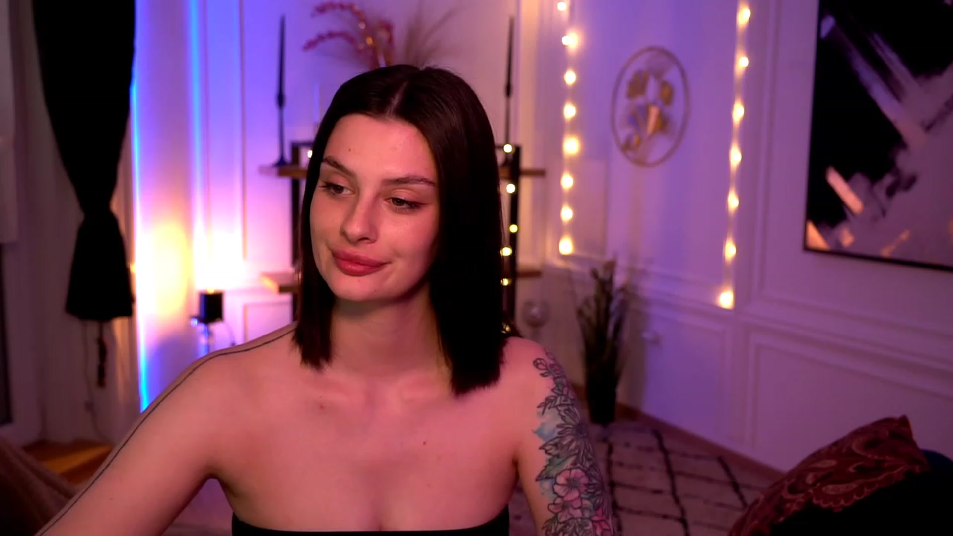 Gallery image thumbnail from lucynutty's myfreecams stream on, 05/02/2023, 12:46 image 14 of 20