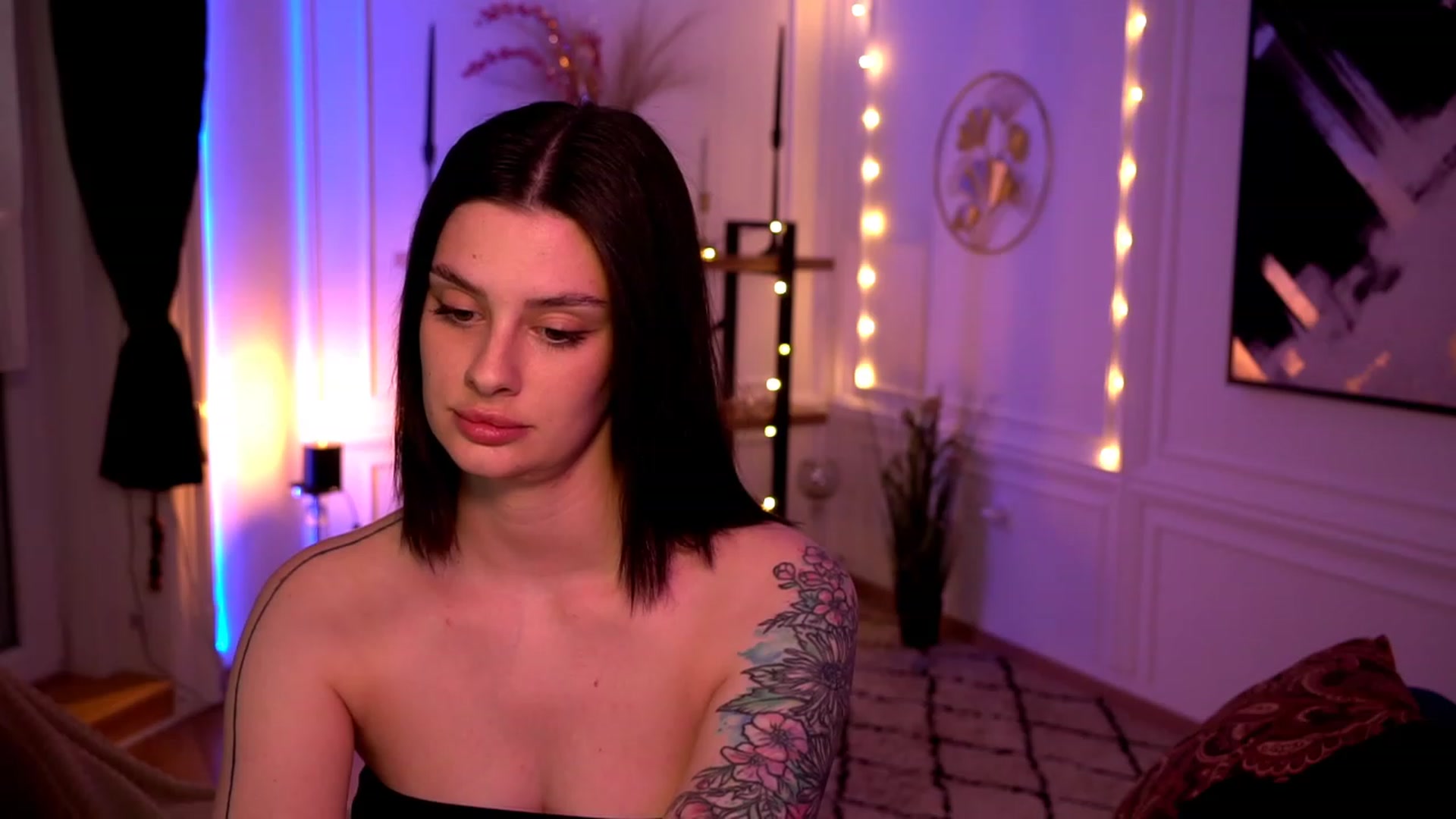Gallery image thumbnail from lucynutty's myfreecams stream on, 05/02/2023, 12:46 image 7 of 20