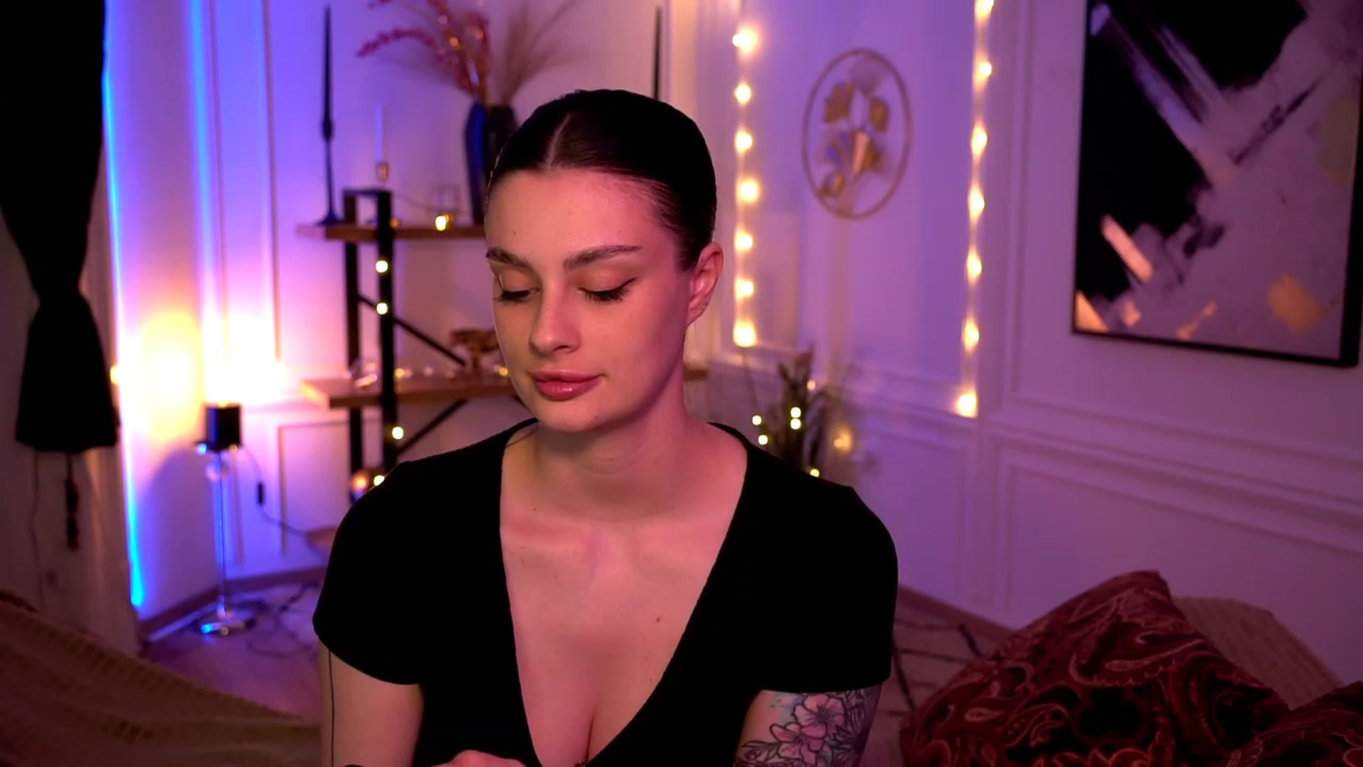 Gallery image thumbnail from lucynutty's myfreecams stream on, 05/04/2023, 10:07 image 14 of 20