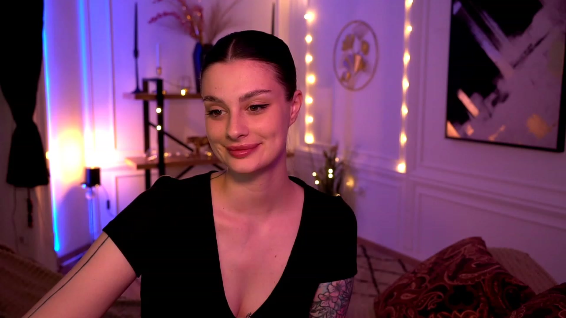 Gallery image thumbnail from lucynutty's myfreecams stream on, 05/04/2023, 10:07 image 5 of 20