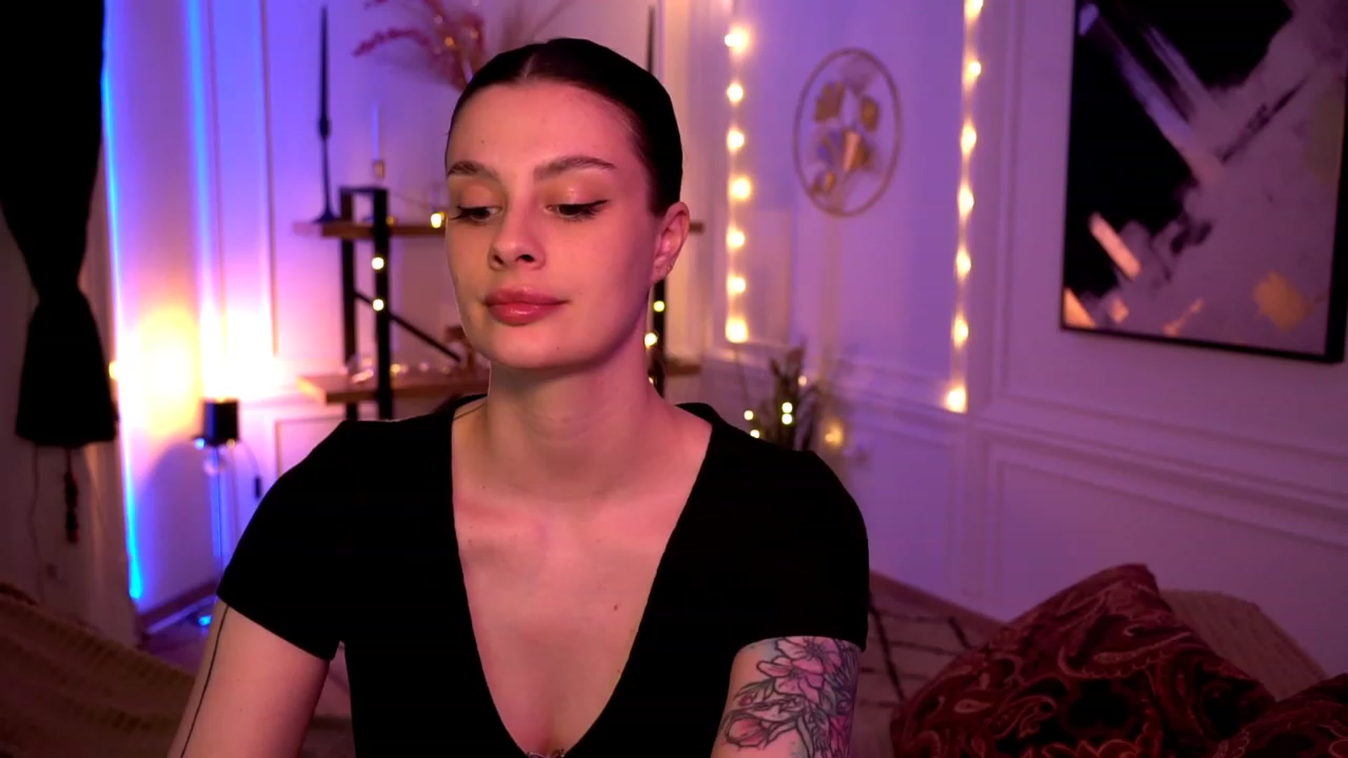 Gallery image thumbnail from lucynutty's myfreecams stream on, 05/04/2023, 10:07 image 6 of 20