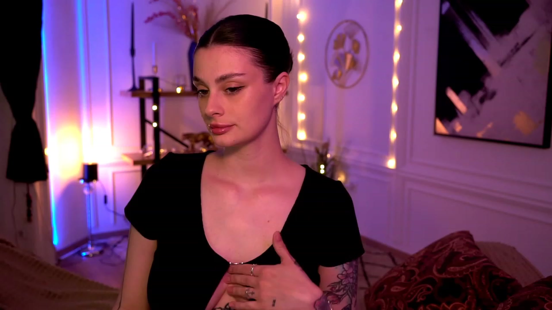 Gallery image thumbnail from lucynutty's myfreecams stream on, 05/04/2023, 10:07 image 17 of 20