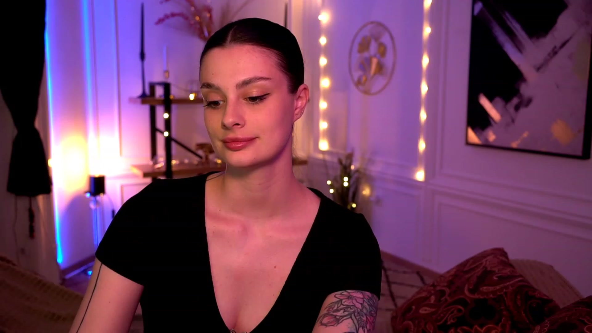 Gallery image thumbnail from lucynutty's myfreecams stream on, 05/04/2023, 10:07 image 1 of 20