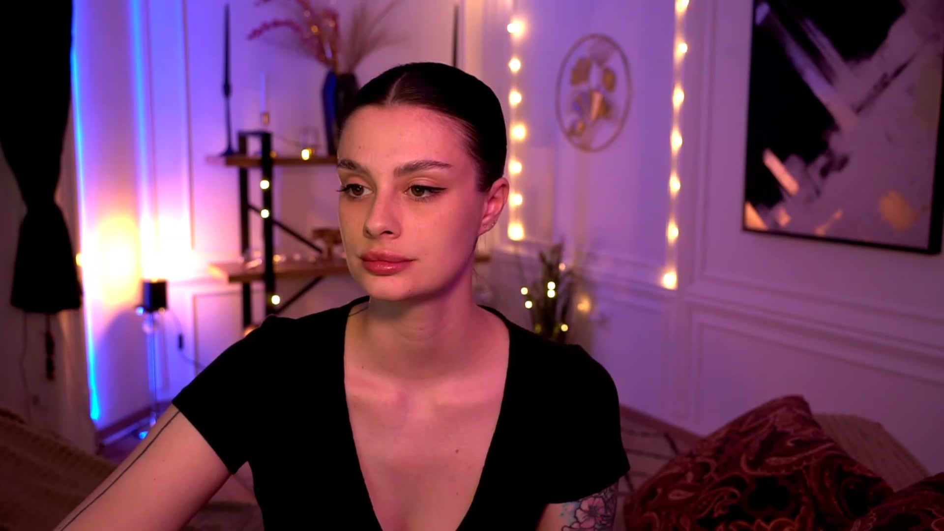 Gallery image thumbnail from lucynutty's myfreecams stream on, 05/04/2023, 10:07 image 12 of 20