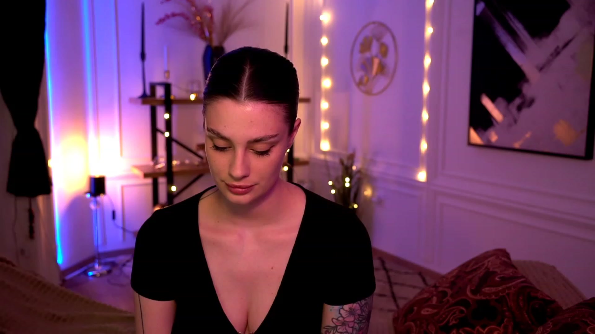Gallery image thumbnail from lucynutty's myfreecams stream on, 05/04/2023, 10:07 image 13 of 20