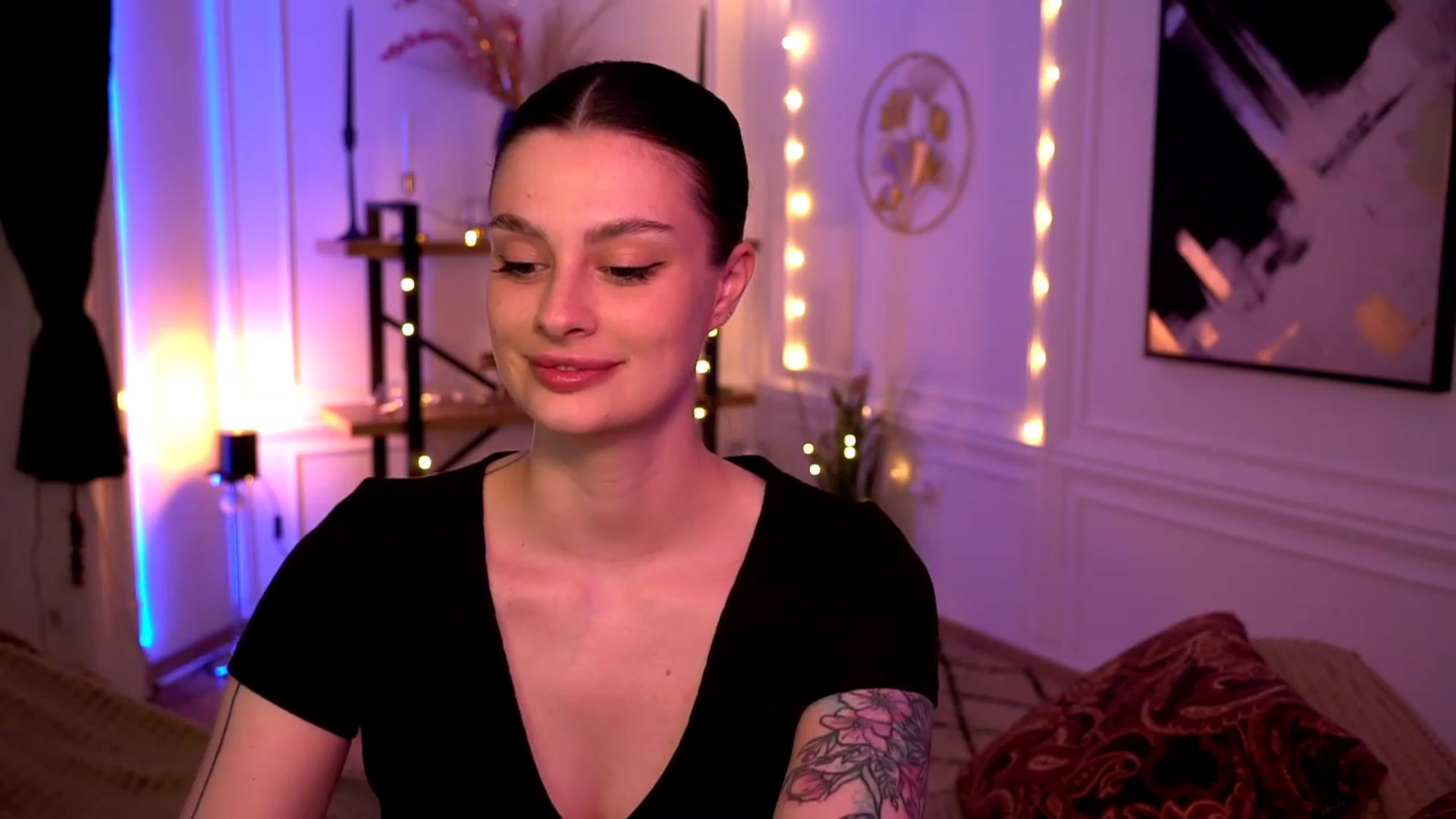 Gallery image thumbnail from lucynutty's myfreecams stream on, 05/04/2023, 11:42 image 5 of 20