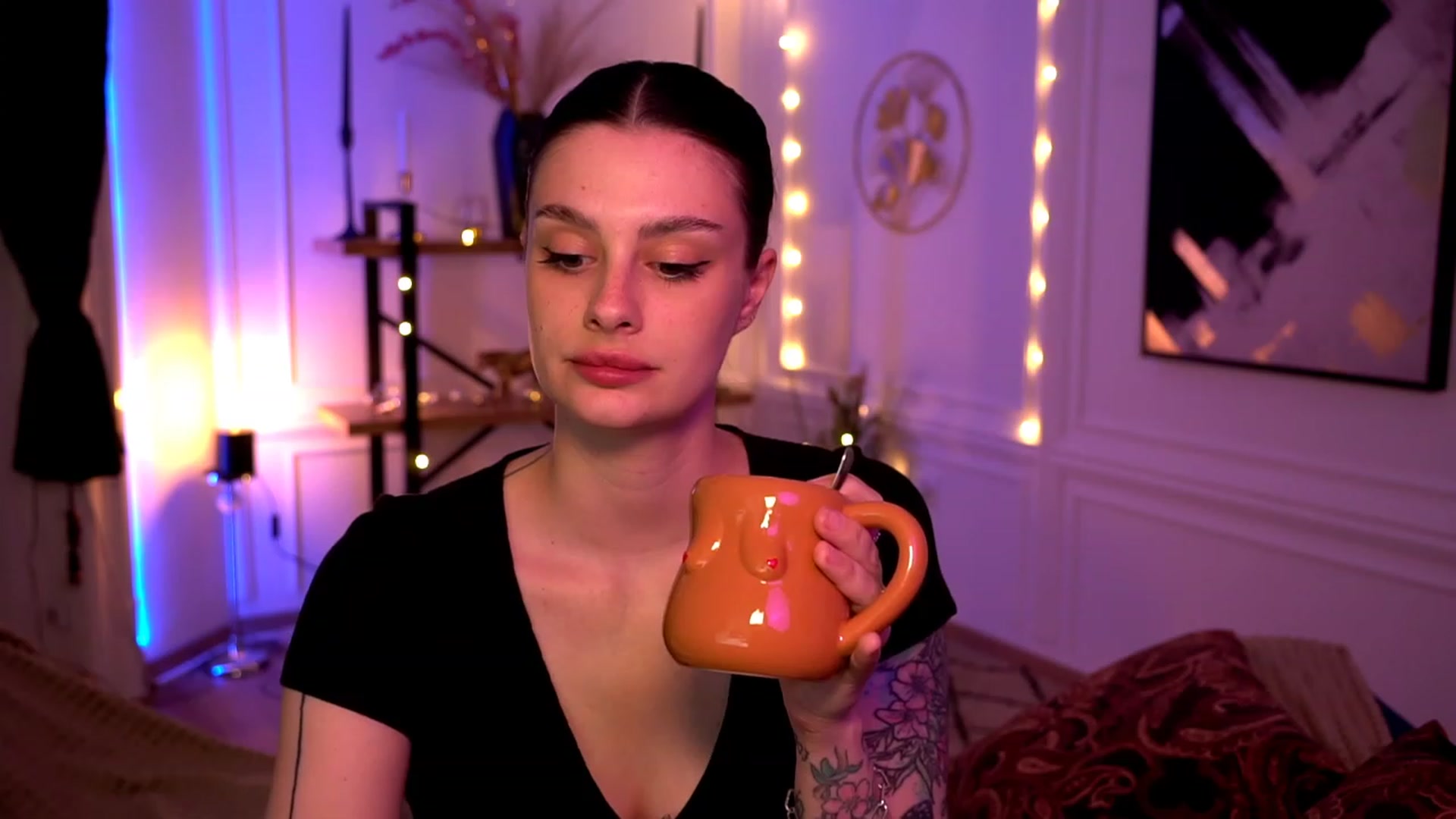 Gallery image thumbnail from lucynutty's myfreecams stream on, 05/04/2023, 11:42 image 18 of 20