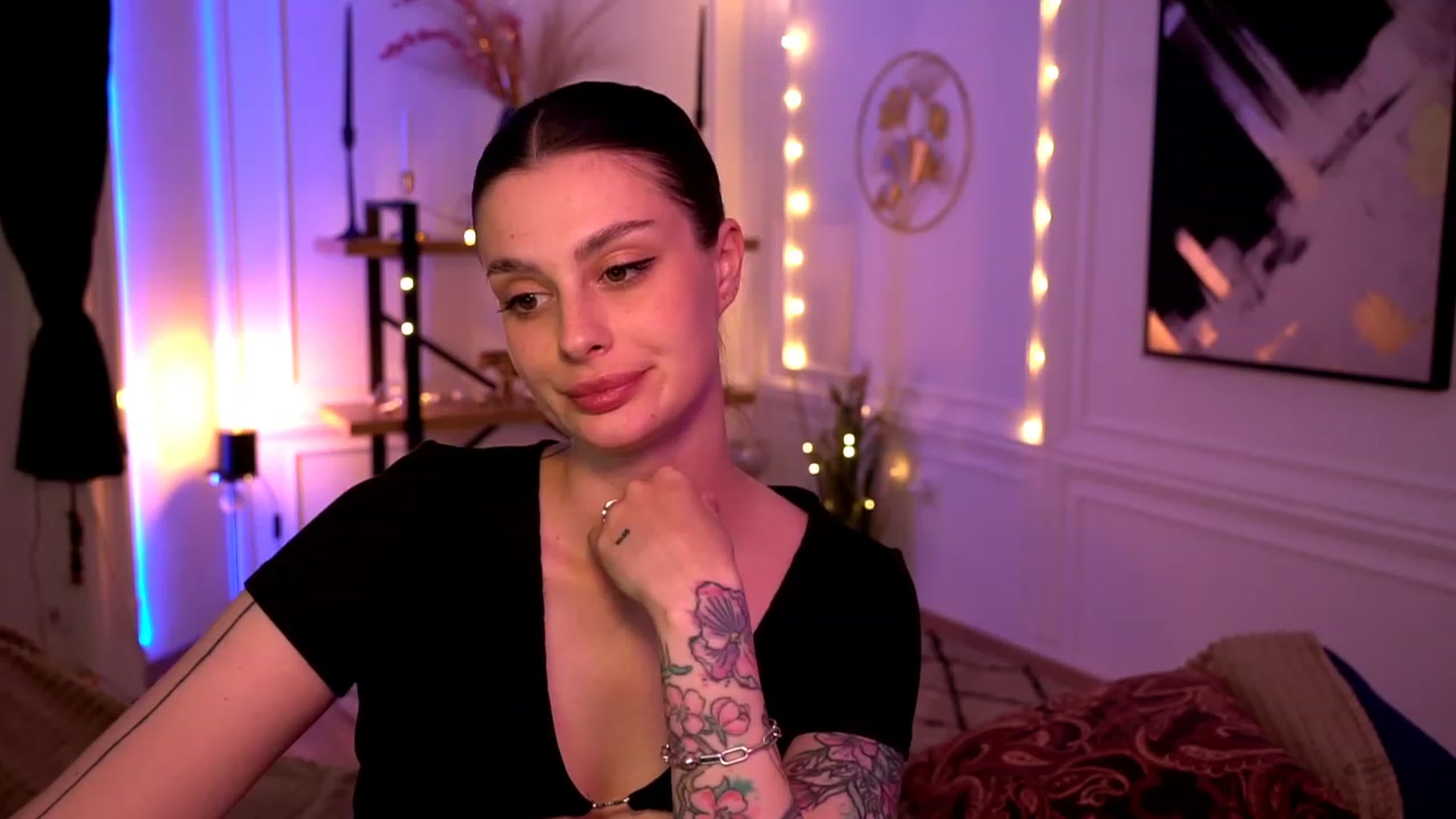 Gallery image thumbnail from lucynutty's myfreecams stream on, 05/04/2023, 14:47 image 17 of 20