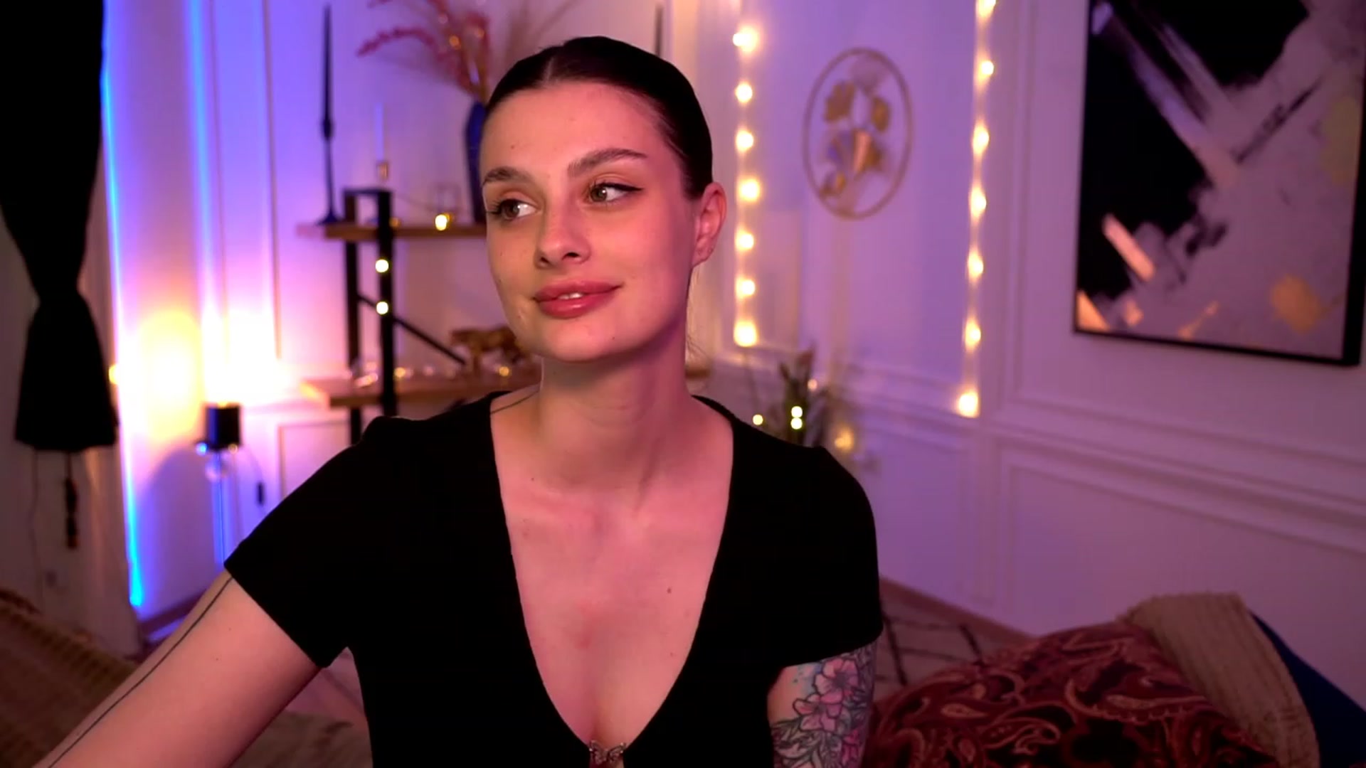Gallery image thumbnail from lucynutty's myfreecams stream on, 05/04/2023, 14:47 image 11 of 20