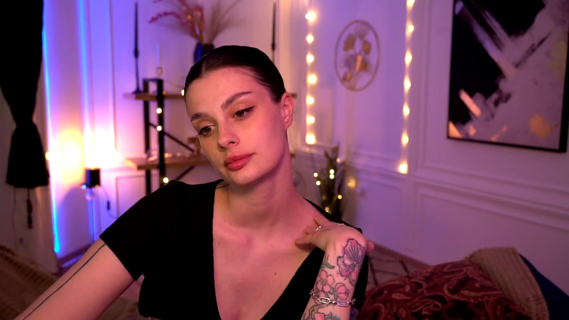 Gallery image thumbnail from lucynutty's myfreecams stream on, 05/04/2023, 14:47 image 13 of 20