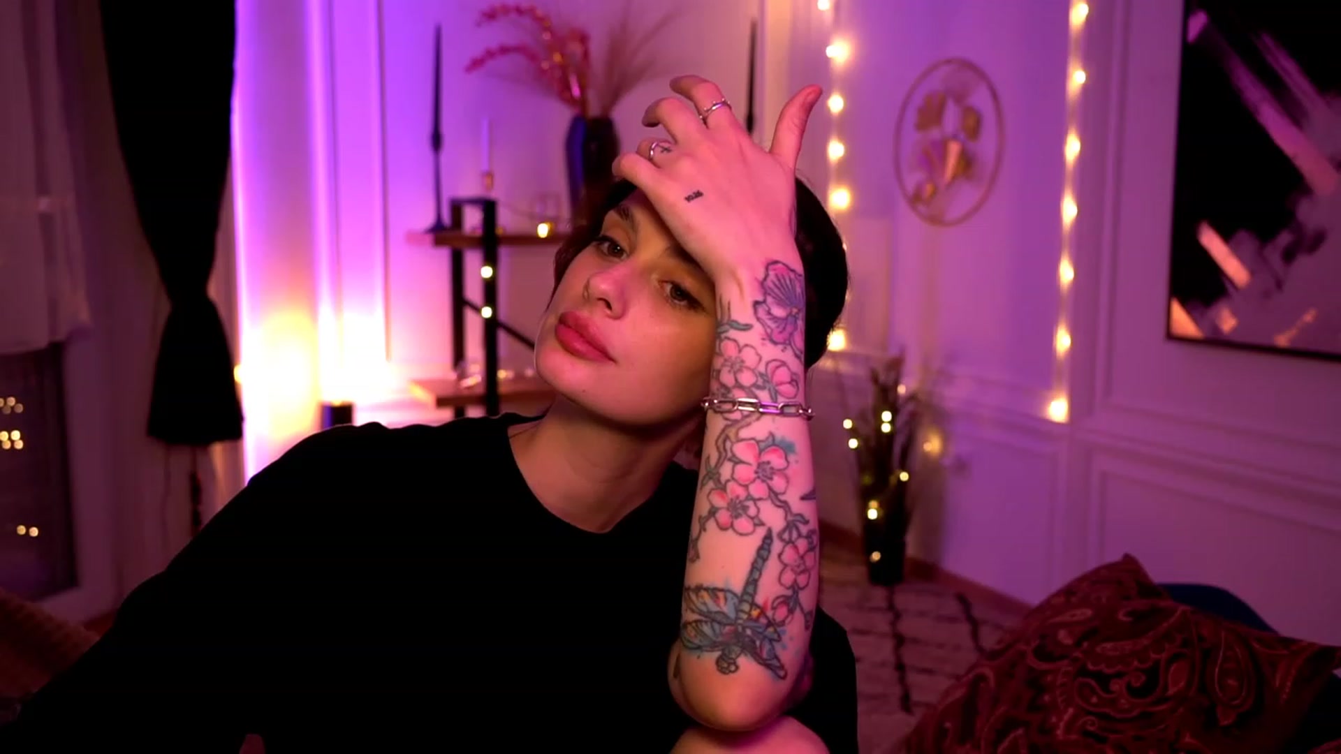 Gallery image thumbnail from lucynutty's myfreecams stream on, 05/05/2023, 20:15 image 19 of 20