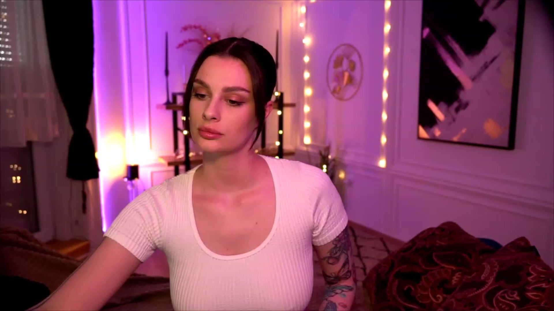 Gallery image thumbnail from lucynutty's myfreecams stream on, 05/06/2023, 16:30 image 10 of 20