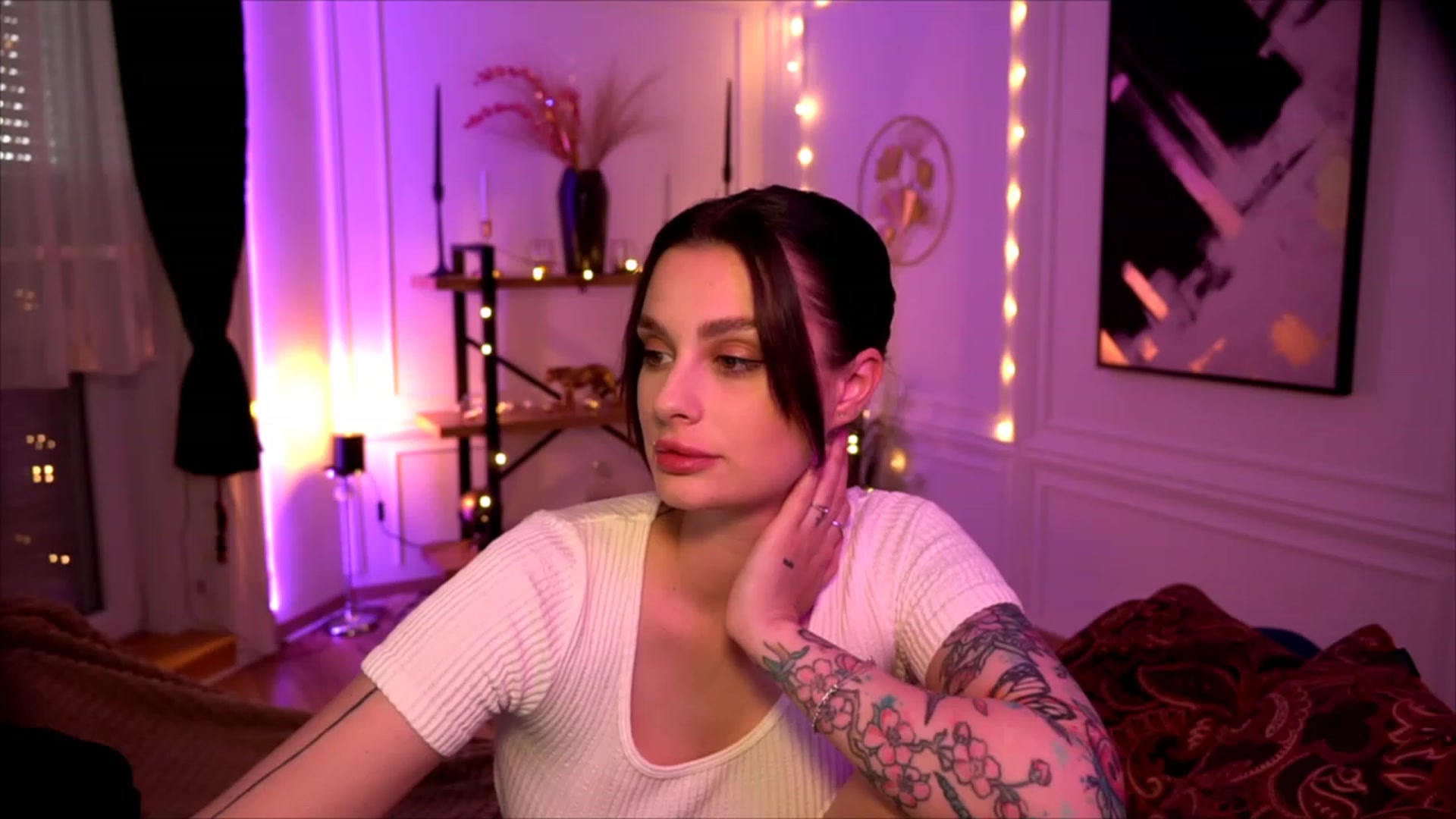 Gallery image thumbnail from lucynutty's myfreecams stream on, 05/06/2023, 16:30 image 8 of 20
