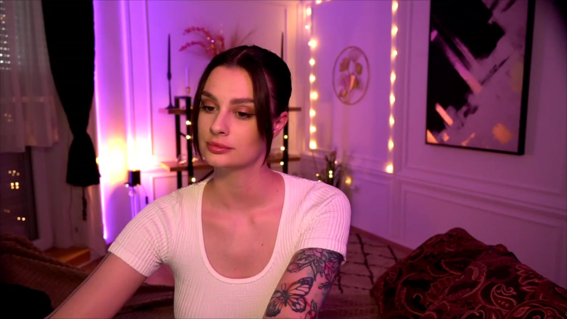 Gallery image thumbnail from lucynutty's myfreecams stream on, 05/06/2023, 16:30 image 1 of 20