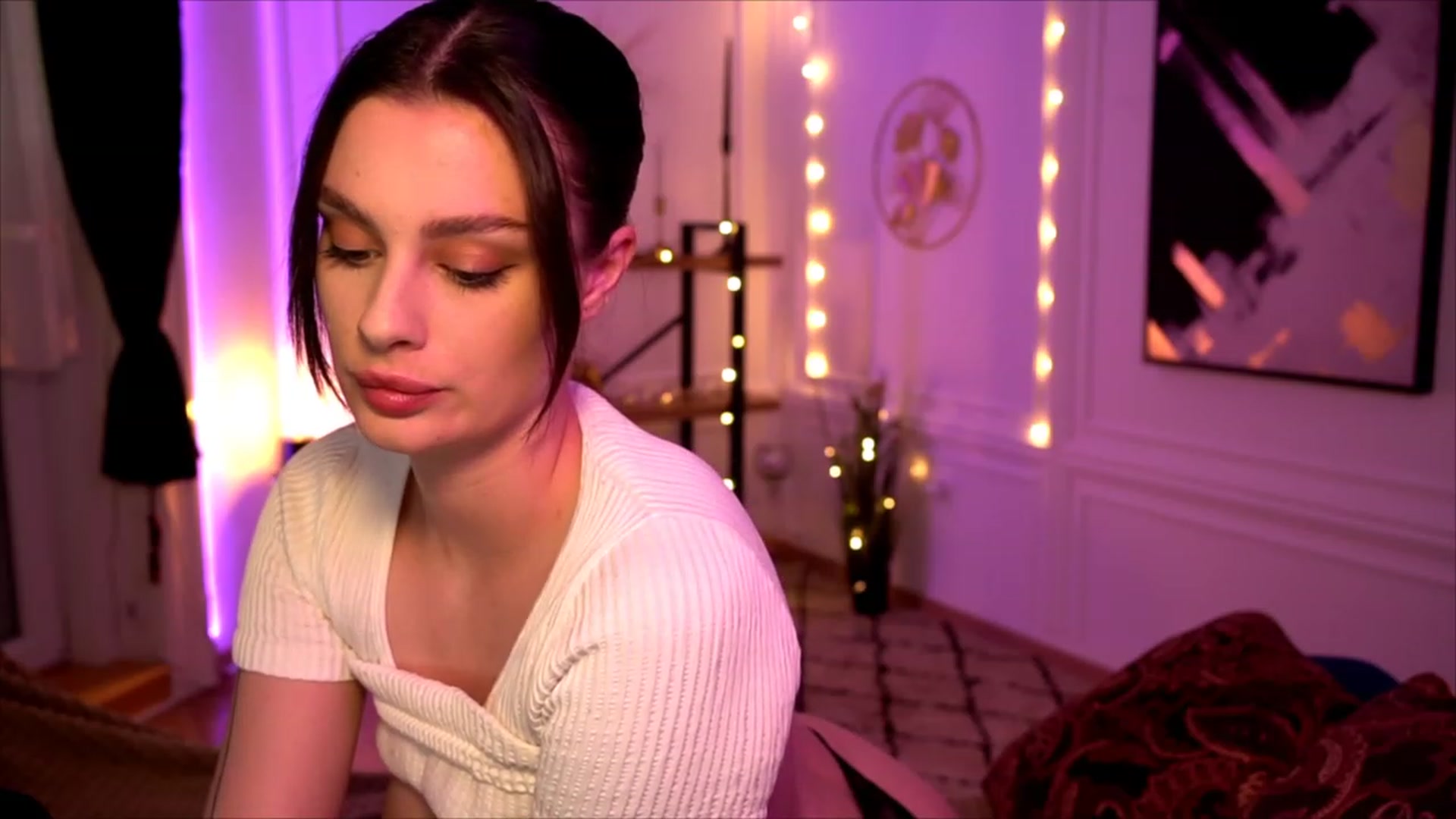 Gallery image thumbnail from lucynutty's myfreecams stream on, 05/06/2023, 16:30 image 19 of 20