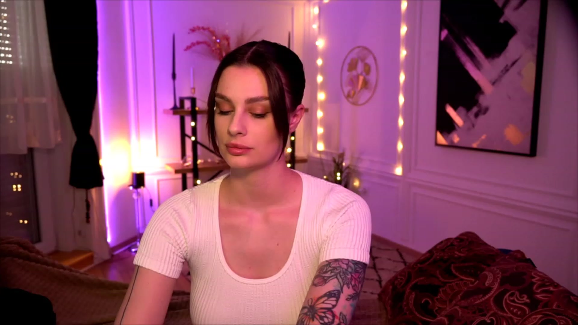 Gallery image thumbnail from lucynutty's myfreecams stream on, 05/06/2023, 16:30 image 5 of 20