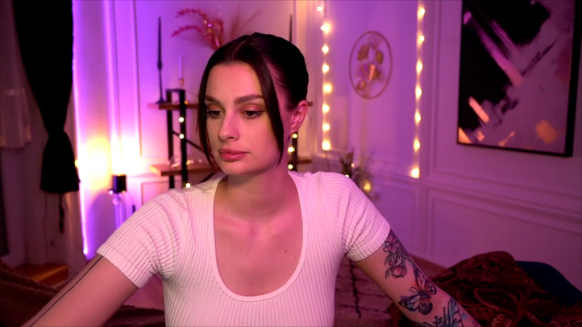 Gallery image thumbnail from lucynutty's myfreecams stream on, 05/06/2023, 19:14 image 15 of 20