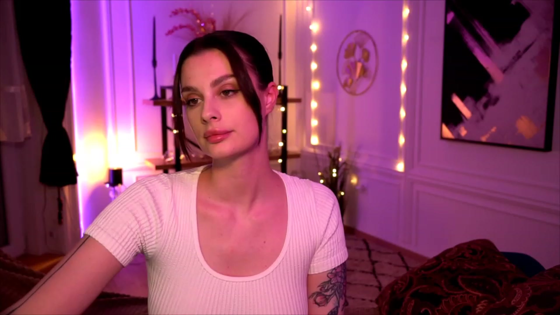 Gallery image thumbnail from lucynutty's myfreecams stream on, 05/06/2023, 19:14 image 7 of 20