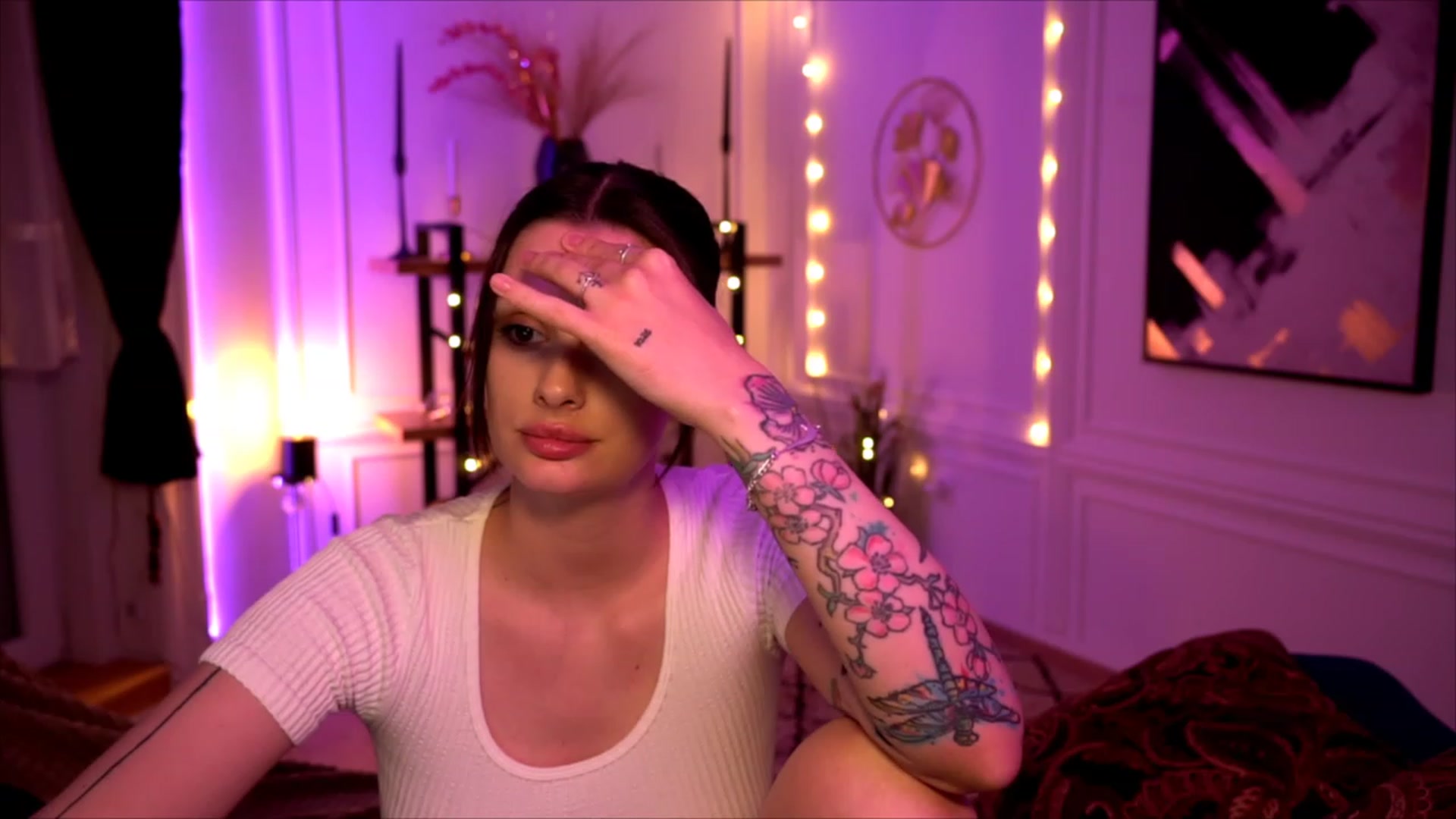 Gallery image thumbnail from lucynutty's myfreecams stream on, 05/06/2023, 19:14 image 18 of 20