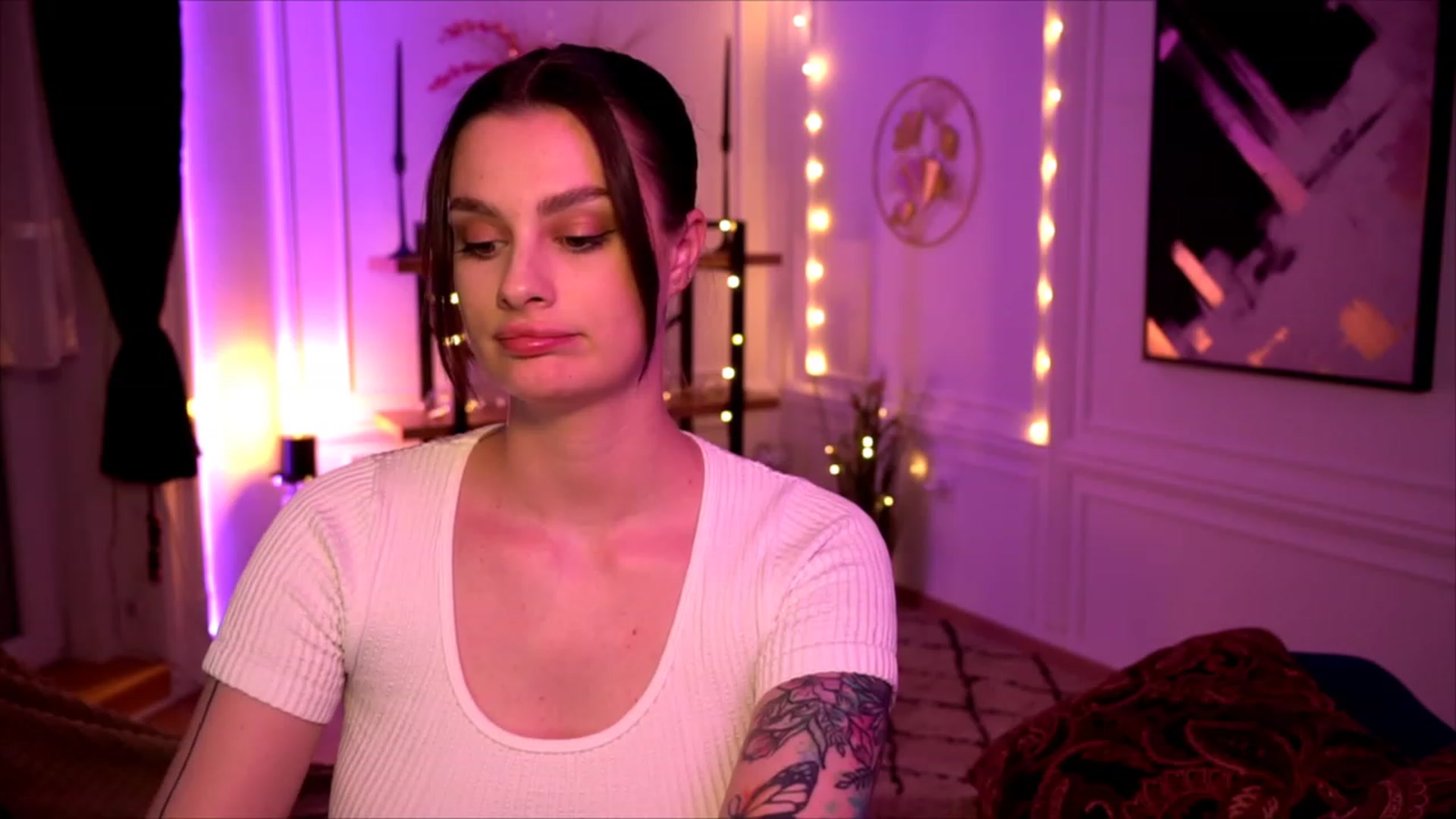 Gallery image thumbnail from lucynutty's myfreecams stream on, 05/06/2023, 19:14 image 17 of 20