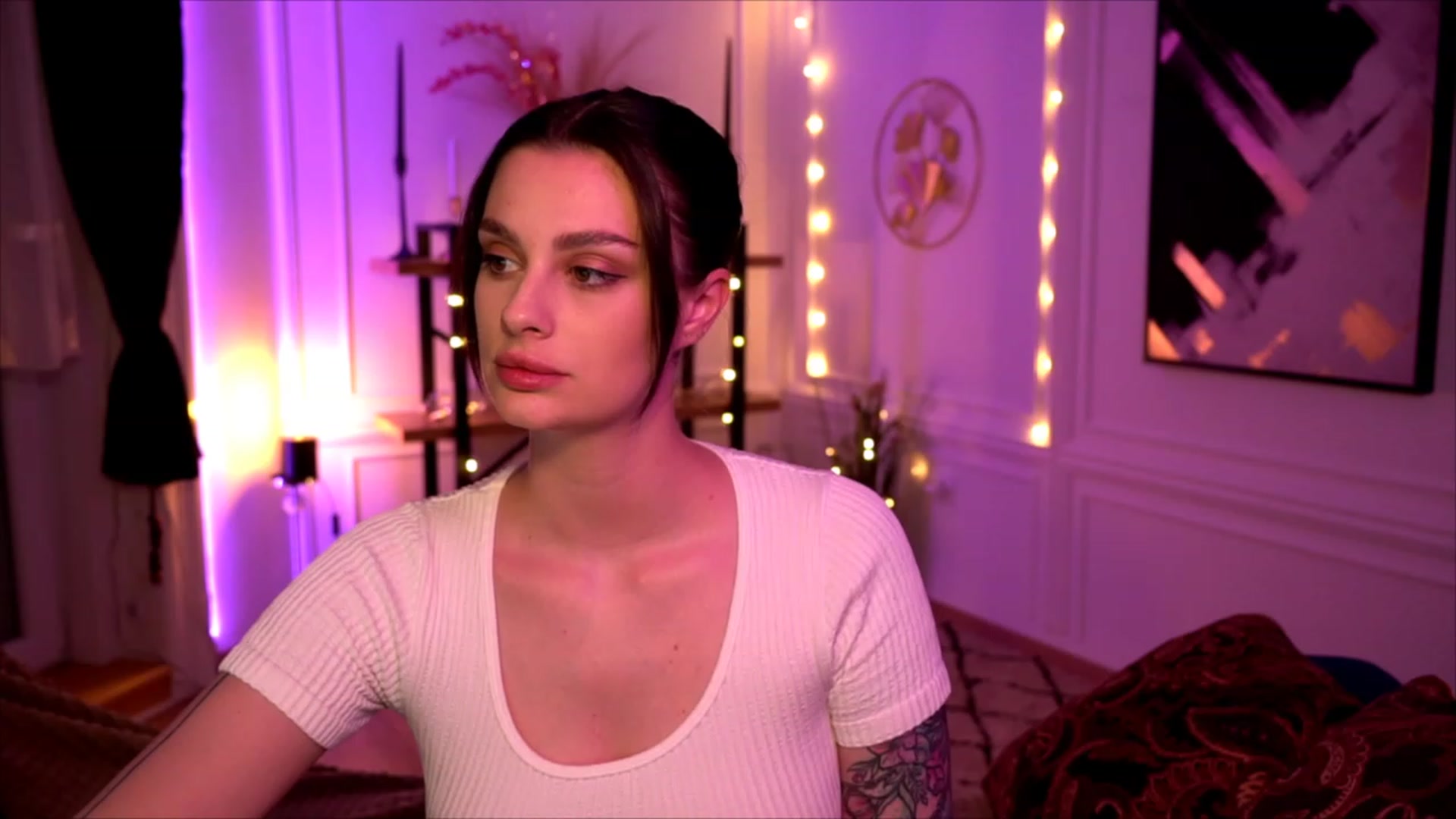 Gallery image thumbnail from lucynutty's myfreecams stream on, 05/06/2023, 19:14 image 1 of 20