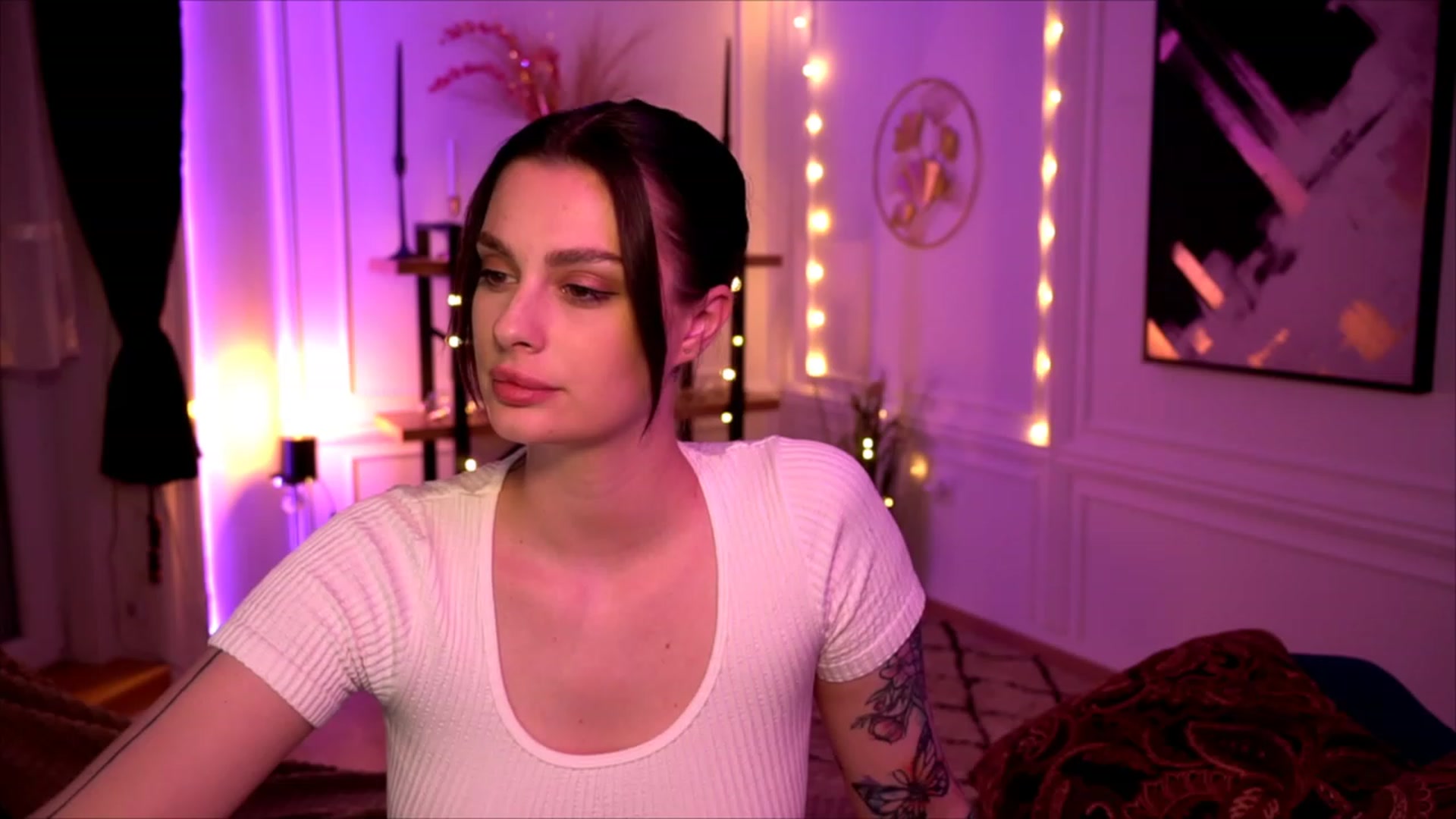 Gallery image thumbnail from lucynutty's myfreecams stream on, 05/06/2023, 19:14 image 16 of 20