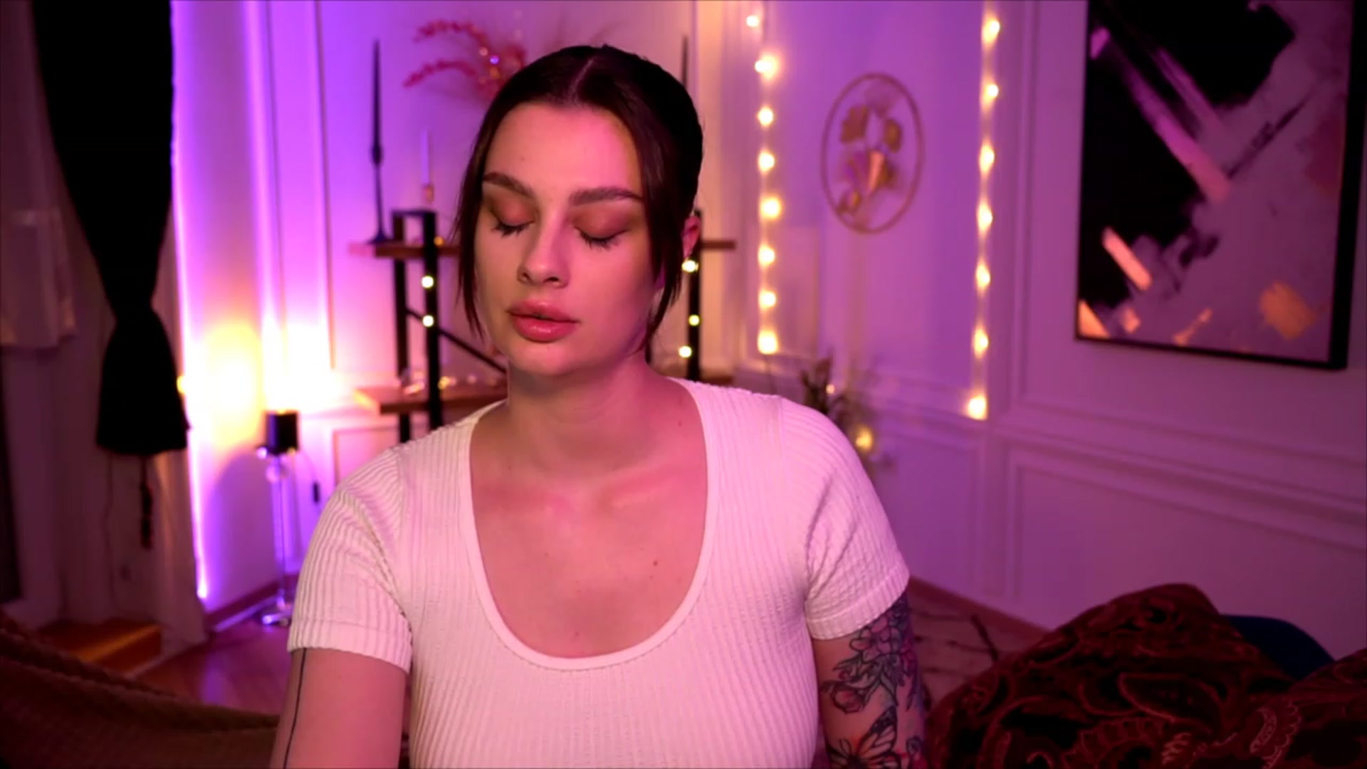 Gallery image thumbnail from lucynutty's myfreecams stream on, 05/06/2023, 19:14 image 8 of 20