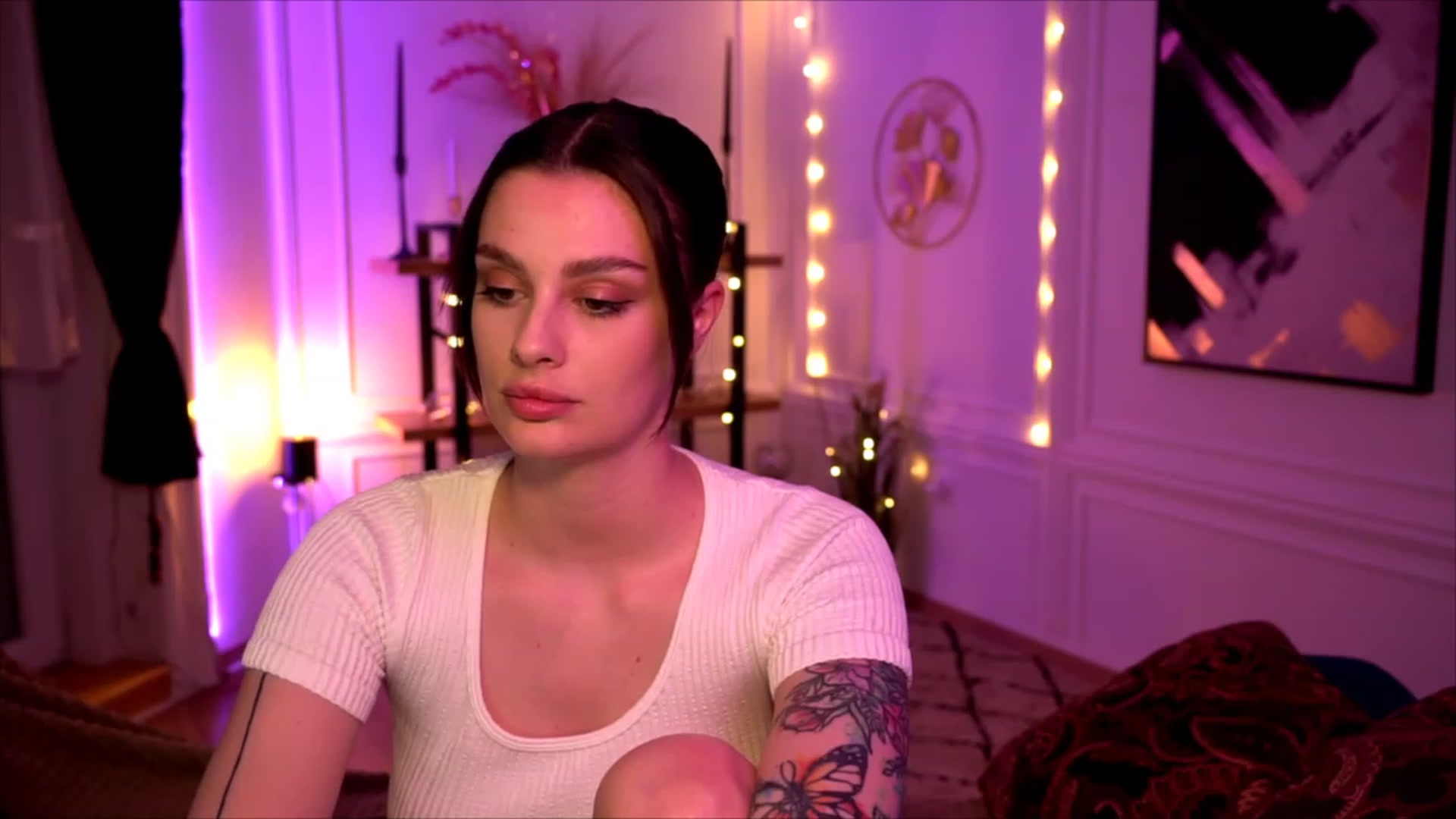Gallery image thumbnail from lucynutty's myfreecams stream on, 05/06/2023, 19:14 image 5 of 20