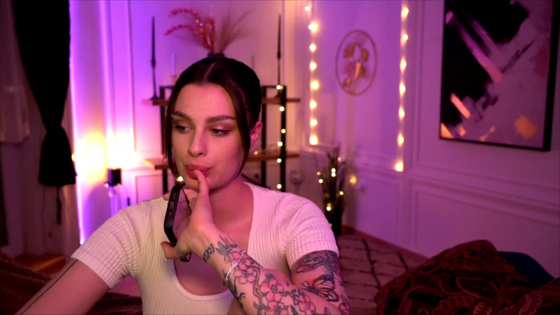 Gallery image thumbnail from lucynutty's myfreecams stream on, 05/06/2023, 19:14 image 11 of 20