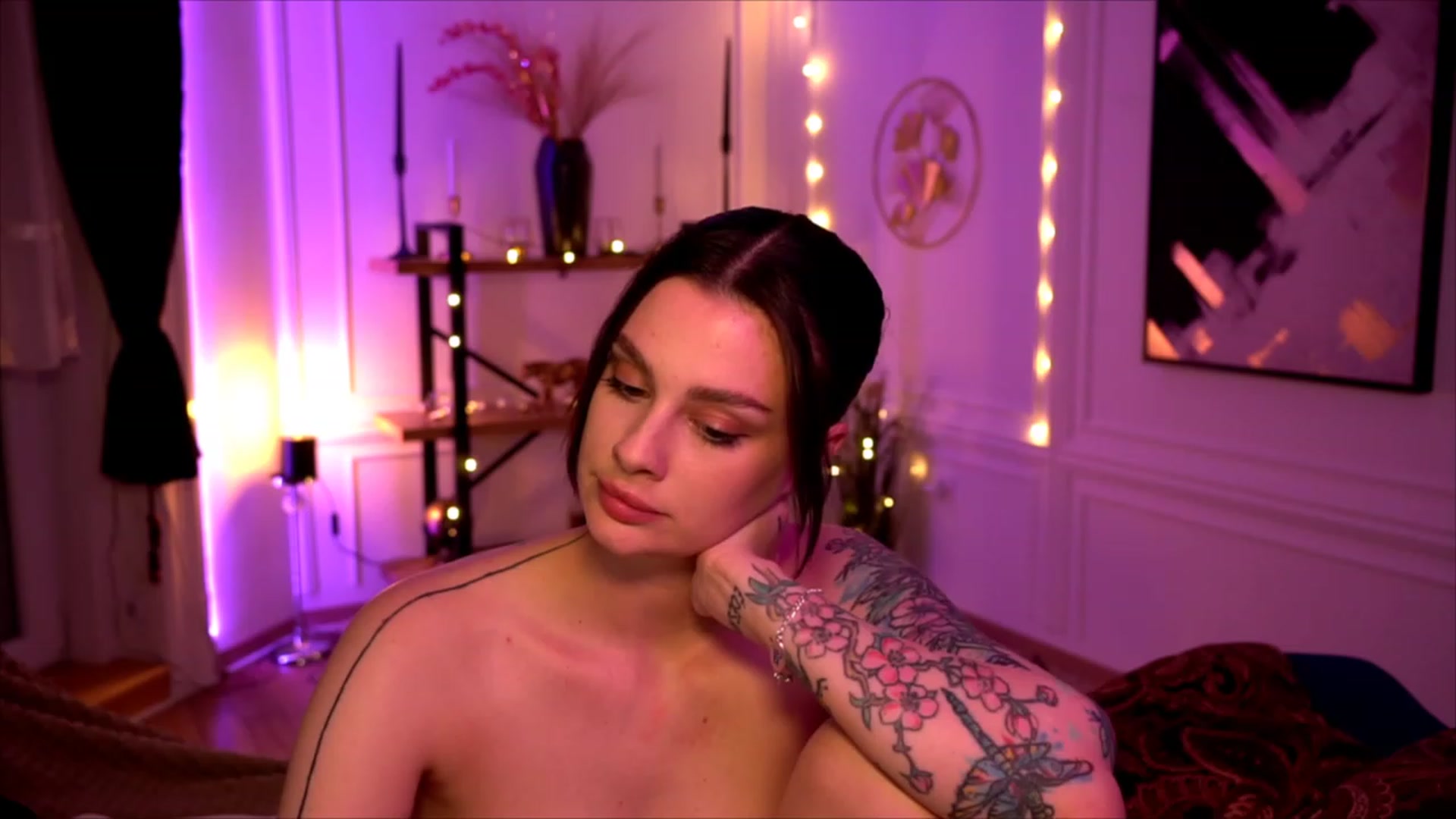 Gallery image thumbnail from lucynutty's myfreecams stream on, 05/06/2023, 20:07 image 13 of 20