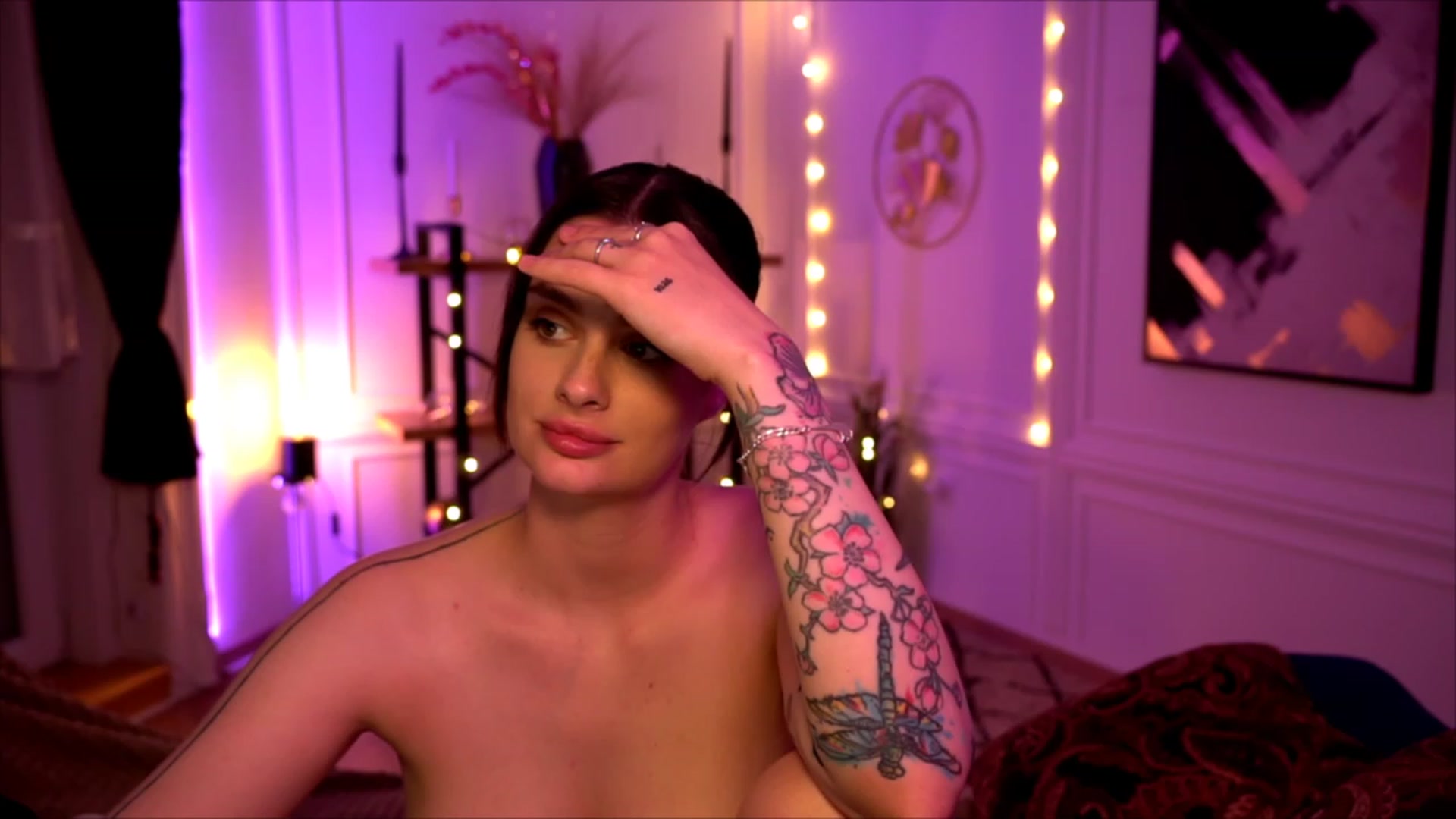 Gallery image thumbnail from lucynutty's myfreecams stream on, 05/06/2023, 20:07 image 16 of 20