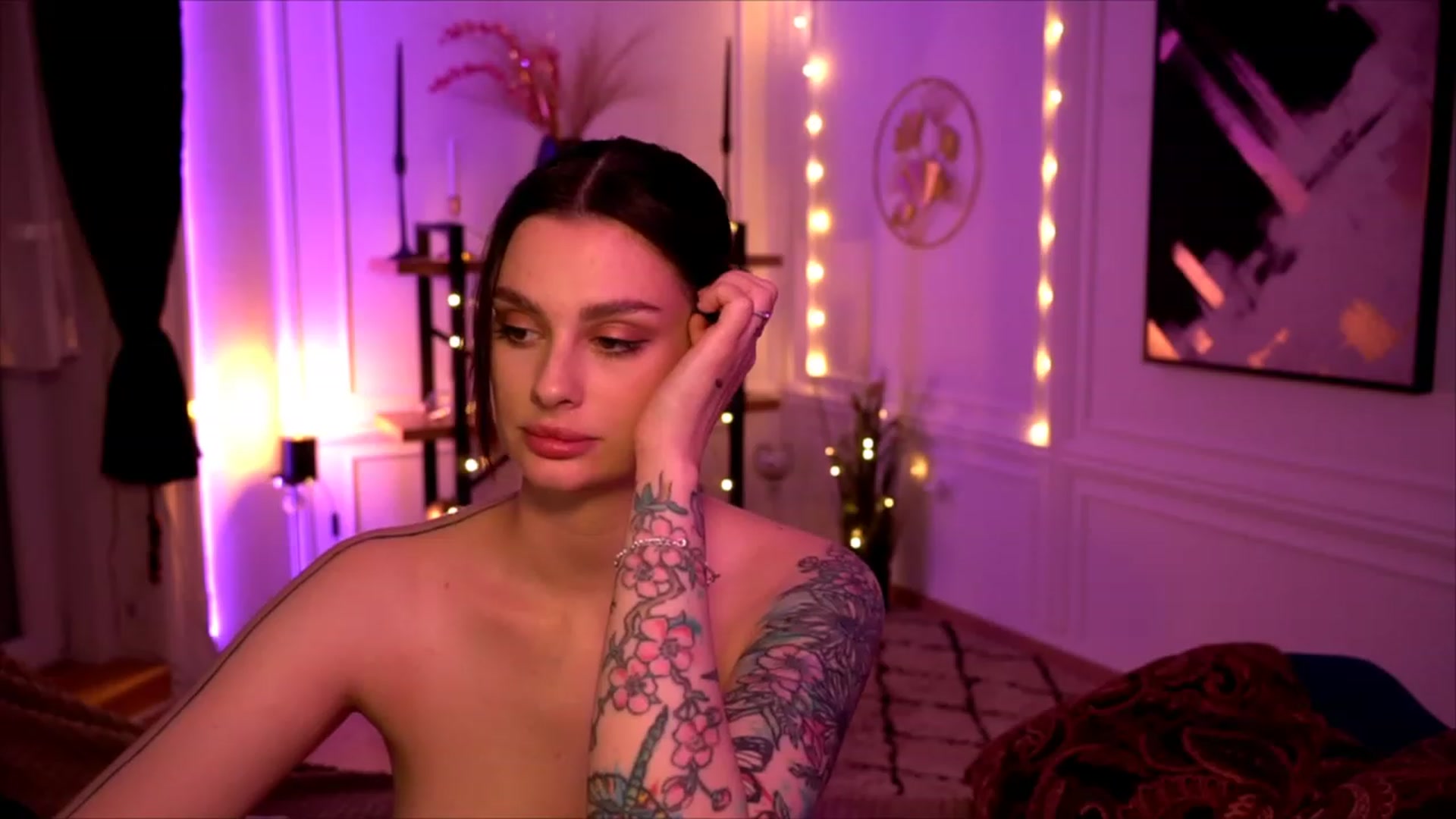 Gallery image thumbnail from lucynutty's myfreecams stream on, 05/06/2023, 20:07 image 20 of 20