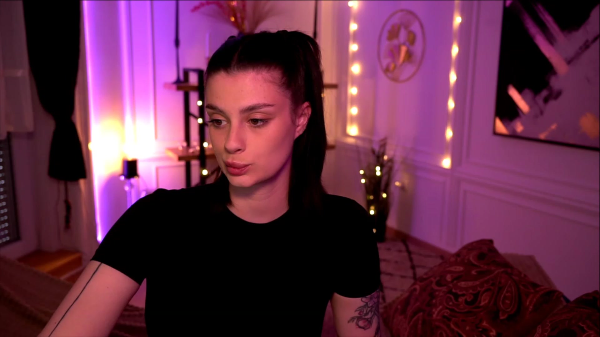 Gallery image thumbnail from lucynutty's myfreecams stream on, 05/11/2023, 17:07 image 2 of 20