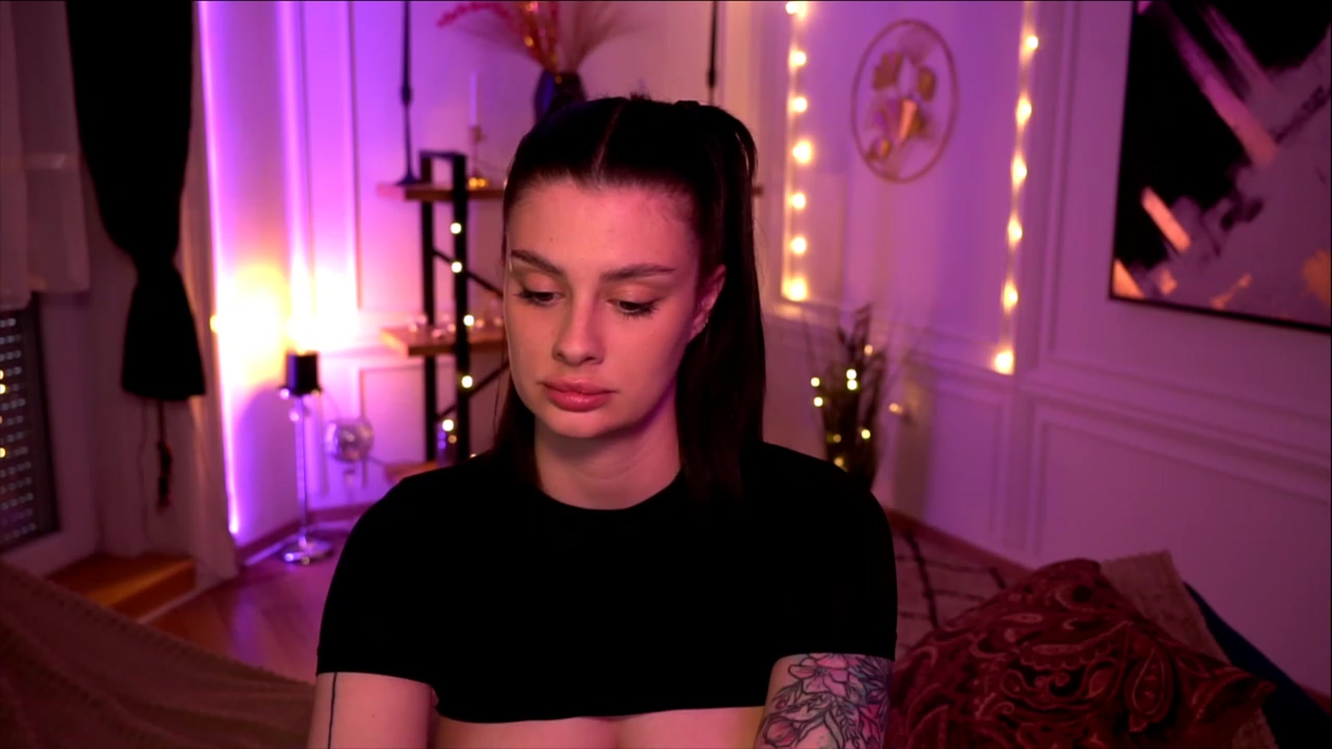 Gallery image thumbnail from lucynutty's myfreecams stream on, 05/11/2023, 17:07 image 18 of 20