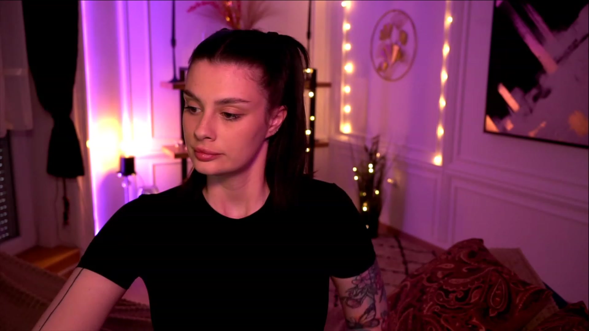 Gallery image thumbnail from lucynutty's myfreecams stream on, 05/11/2023, 17:07 image 9 of 20