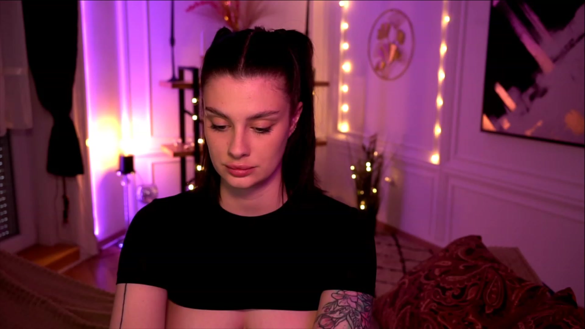 Gallery image thumbnail from lucynutty's myfreecams stream on, 05/11/2023, 17:07 image 4 of 20