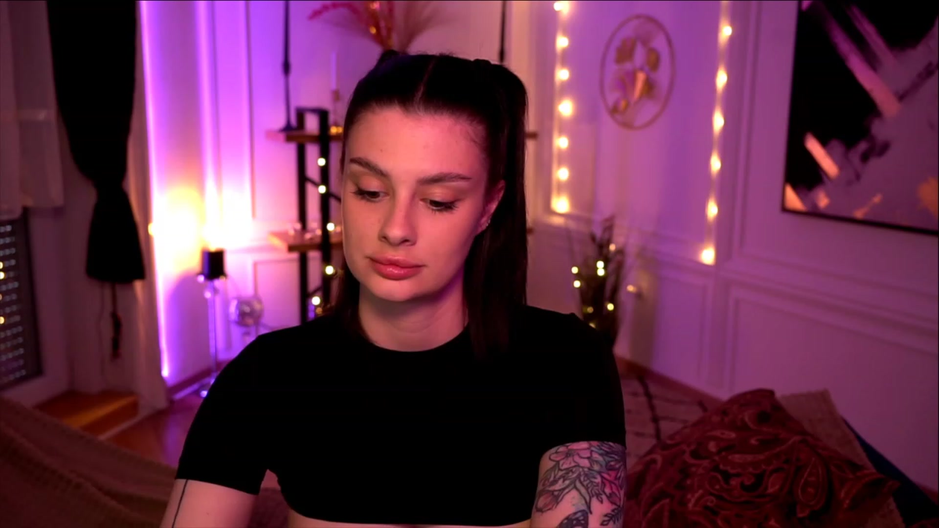 Gallery image thumbnail from lucynutty's myfreecams stream on, 05/11/2023, 17:07 image 14 of 20