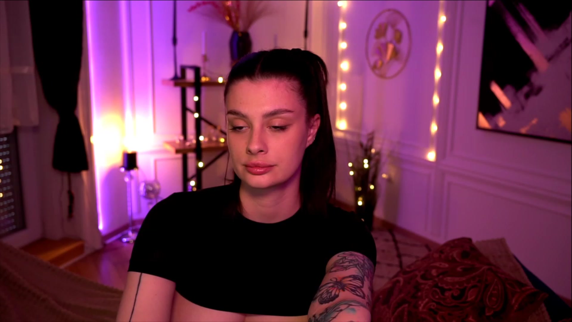 Gallery image thumbnail from lucynutty's myfreecams stream on, 05/11/2023, 17:07 image 16 of 20