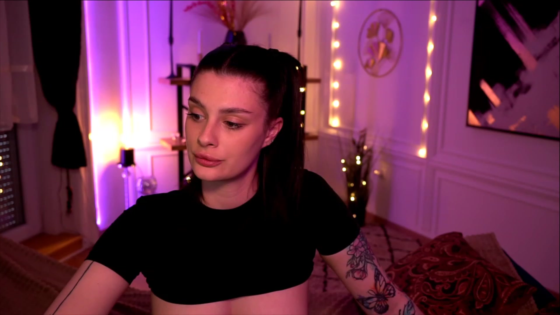 Gallery image thumbnail from lucynutty's myfreecams stream on, 05/11/2023, 17:07 image 13 of 20