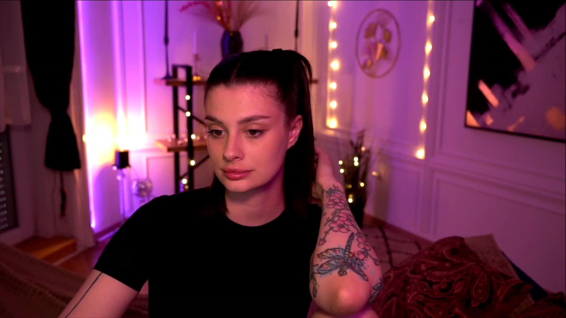Gallery image thumbnail from lucynutty's myfreecams stream on, 05/11/2023, 17:07 image 11 of 20