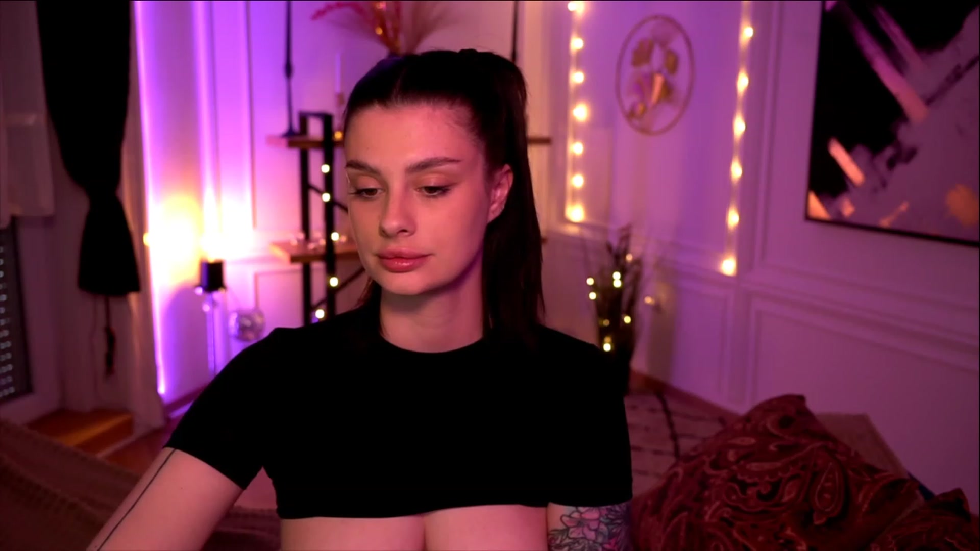 Gallery image thumbnail from lucynutty's myfreecams stream on, 05/11/2023, 17:07 image 6 of 20