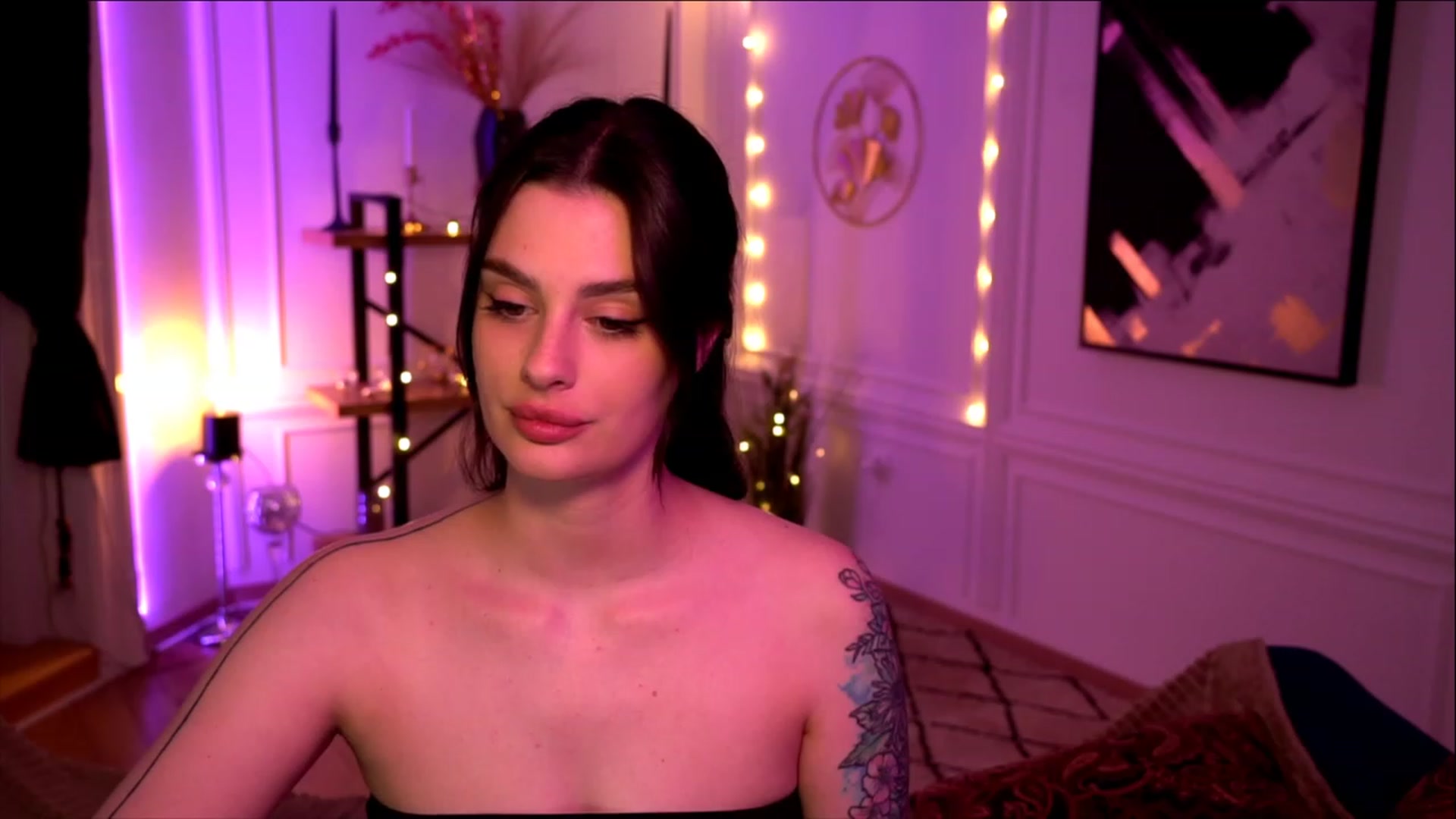 Gallery image thumbnail from lucynutty's myfreecams stream on, 05/13/2023, 12:51 image 16 of 20