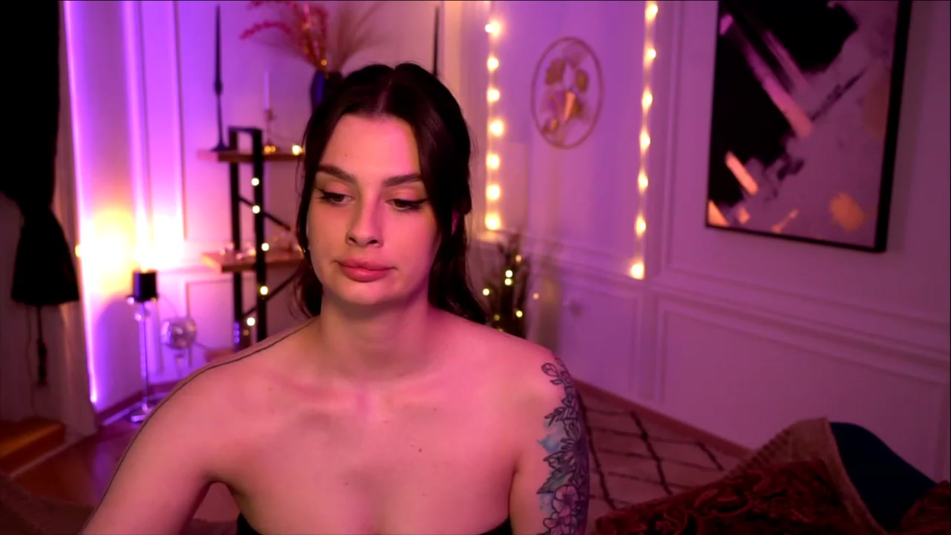 Gallery image thumbnail from lucynutty's myfreecams stream on, 05/13/2023, 12:51 image 10 of 20