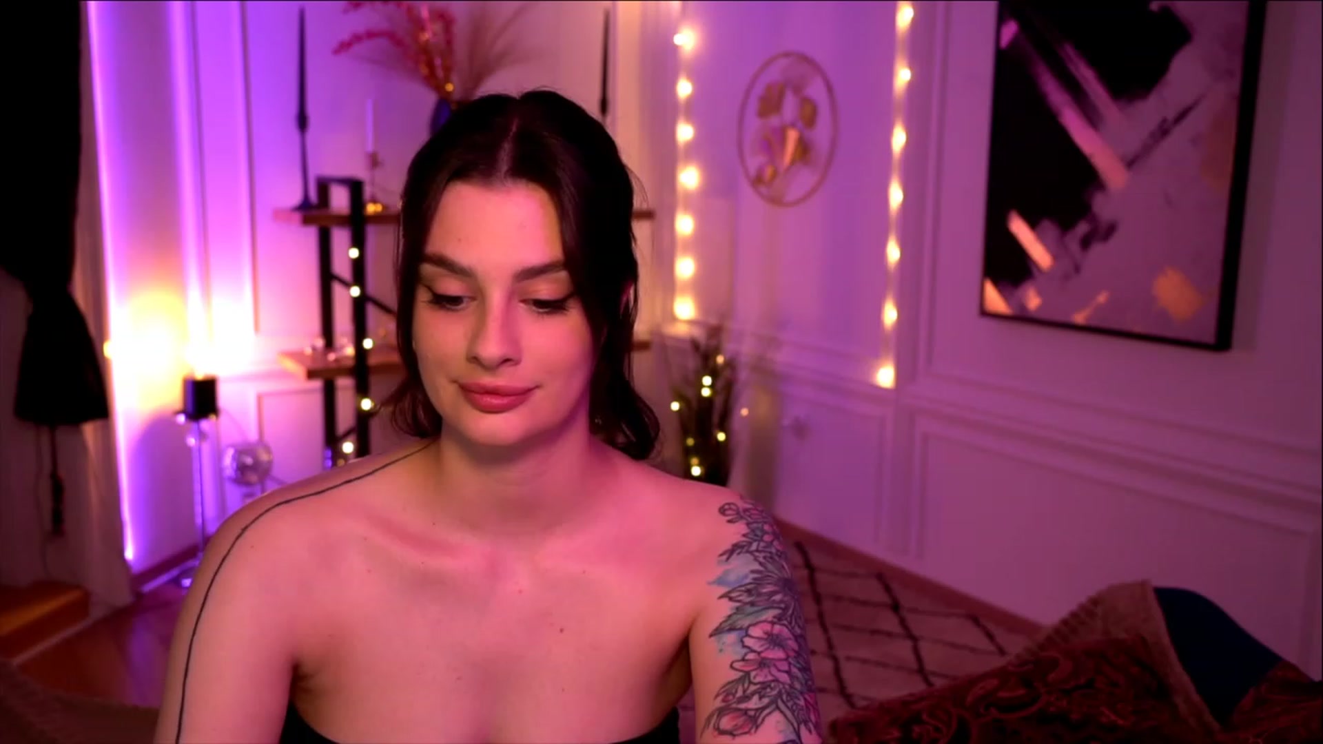 Gallery image thumbnail from lucynutty's myfreecams stream on, 05/13/2023, 12:51 image 5 of 20