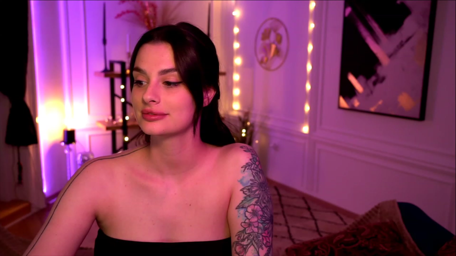Gallery image thumbnail from lucynutty's myfreecams stream on, 05/13/2023, 12:51 image 13 of 20
