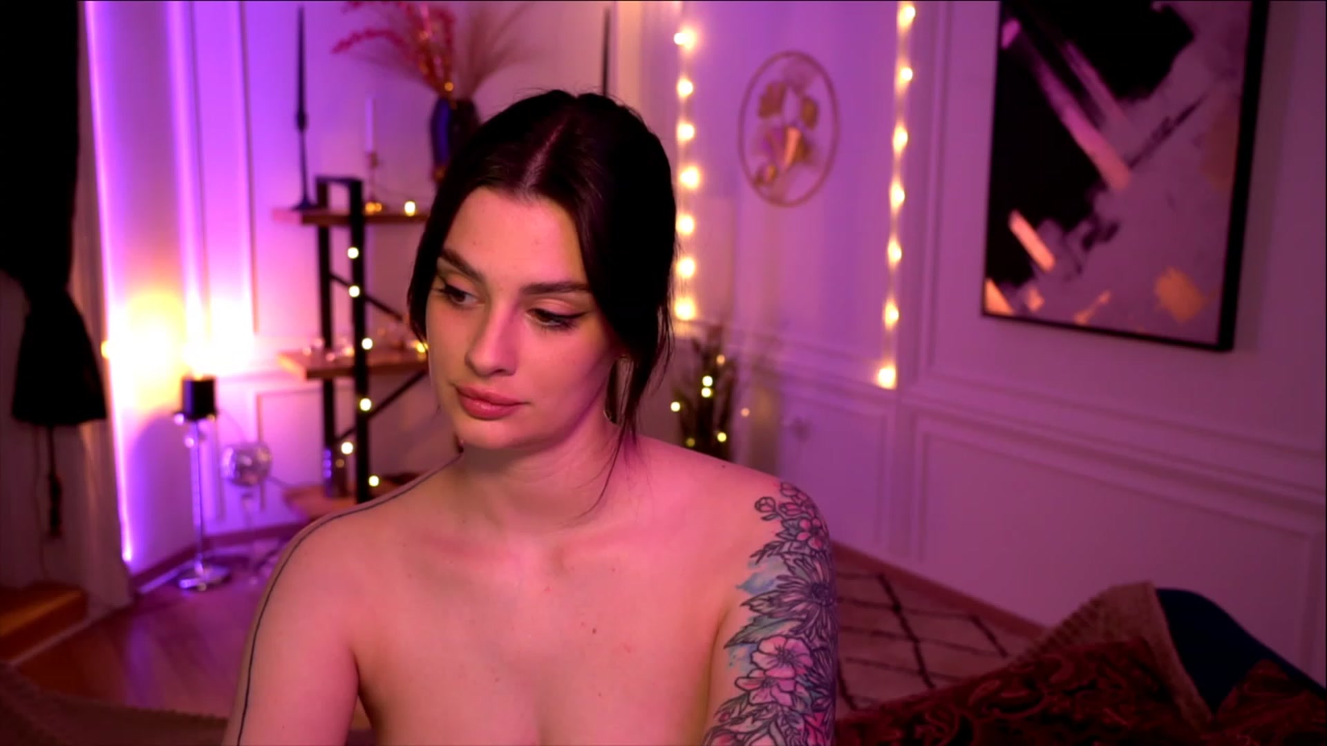Gallery image thumbnail from lucynutty's myfreecams stream on, 05/13/2023, 12:51 image 1 of 20
