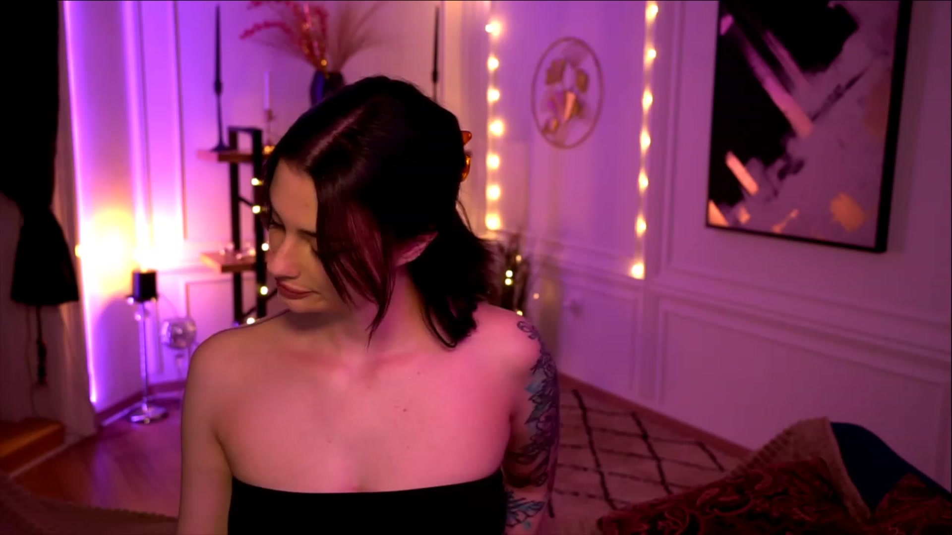 Gallery image thumbnail from lucynutty's myfreecams stream on, 05/13/2023, 12:51 image 4 of 20