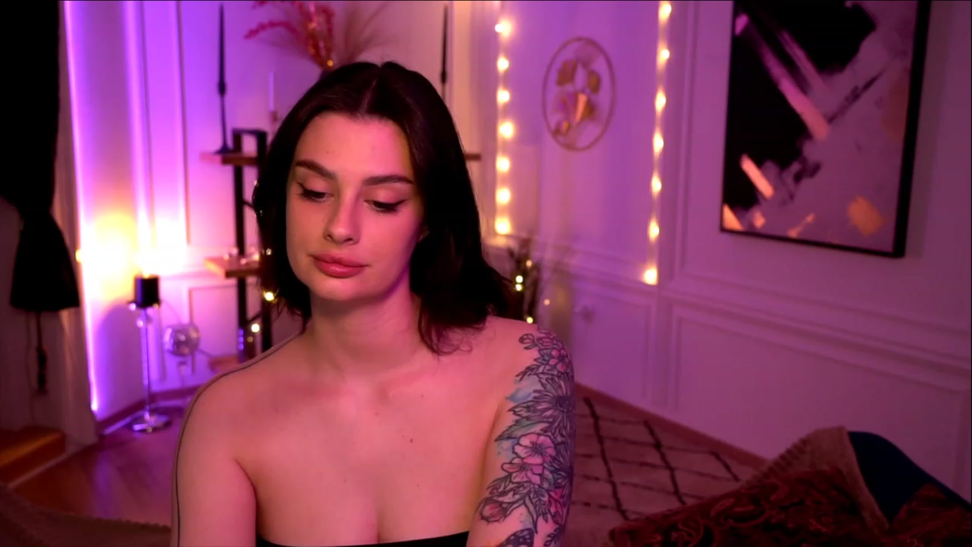 Gallery image thumbnail from lucynutty's myfreecams stream on, 05/13/2023, 12:51 image 3 of 20